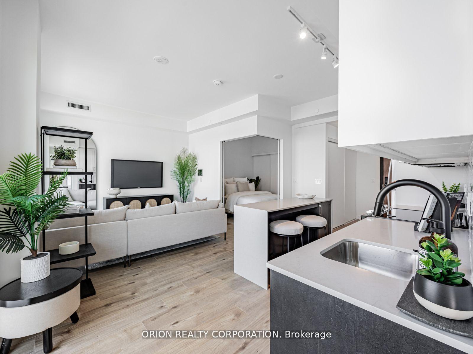 Photo 4 of Unit 502, 201 Brock Street S, Whitby, Downtown Whitby — HOMEH