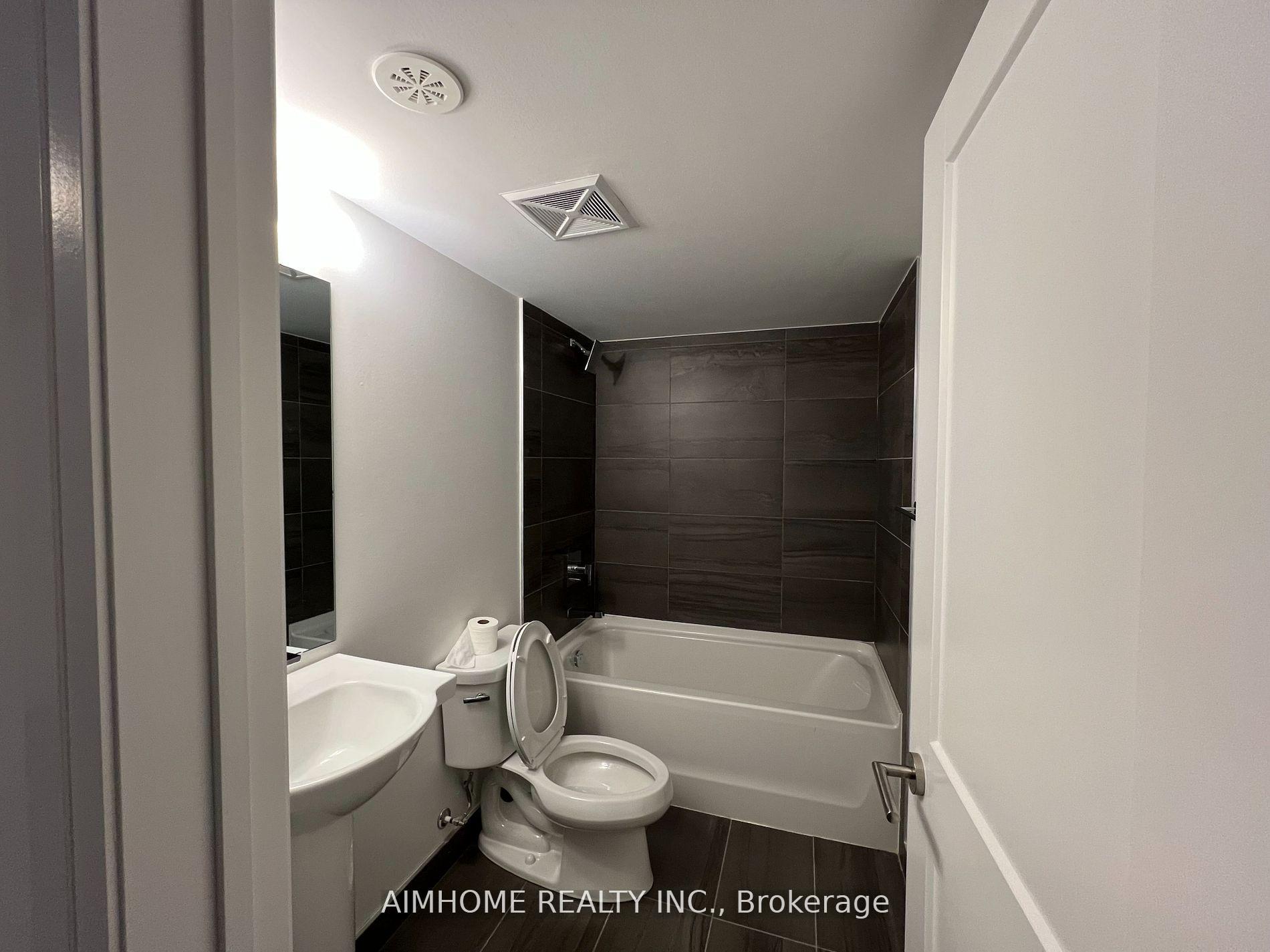 Photo 8 of 80 Village Parkway, Markham, Unionville — HOMEH