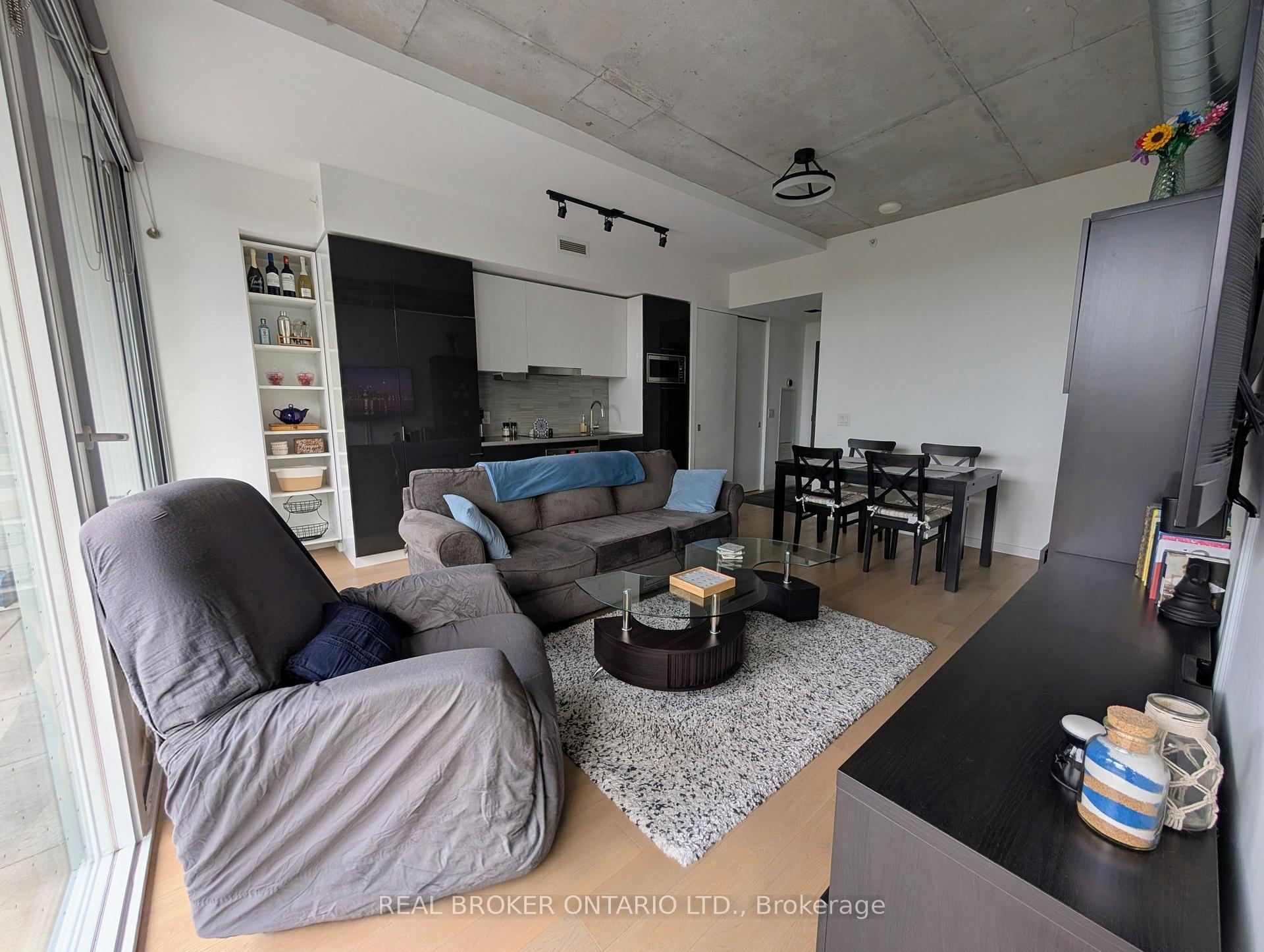 Photo 4 of Unit 712, 170 Bayview Avenue, Toronto, Waterfront Communities — HOMEH
