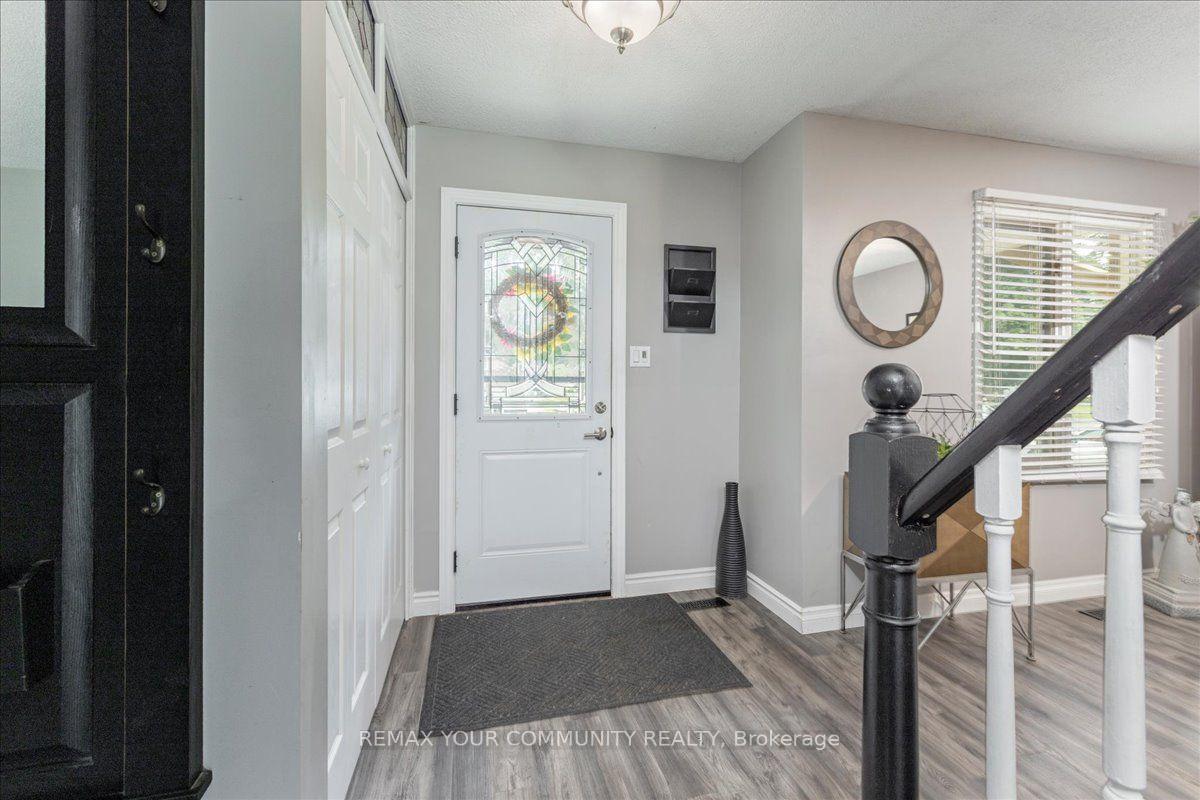 Photo 4 of 1005 Vance Crescent, Innisfil, Rural Innisfil — HOMEH