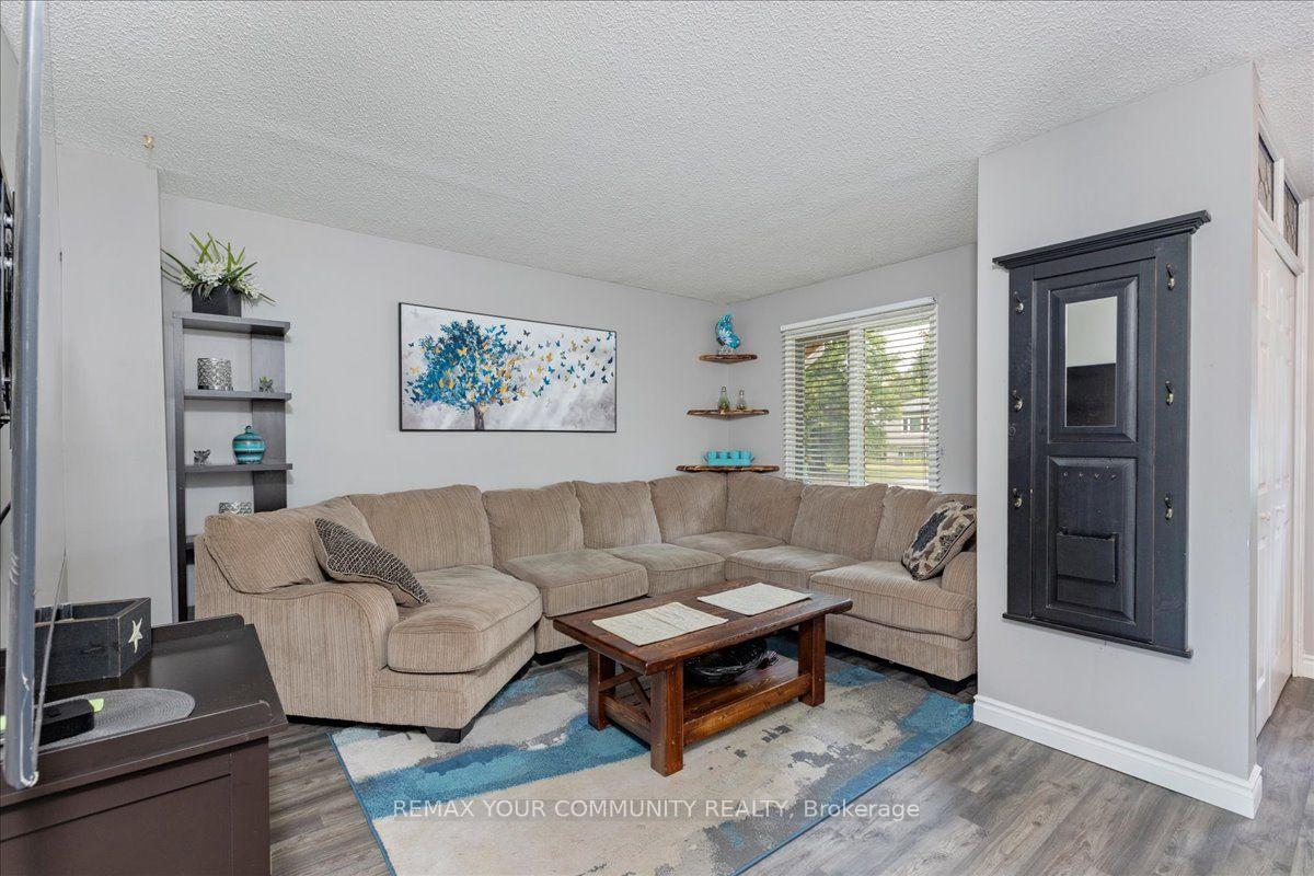 Photo 14 of 1005 Vance Crescent, Innisfil, Rural Innisfil — HOMEH
