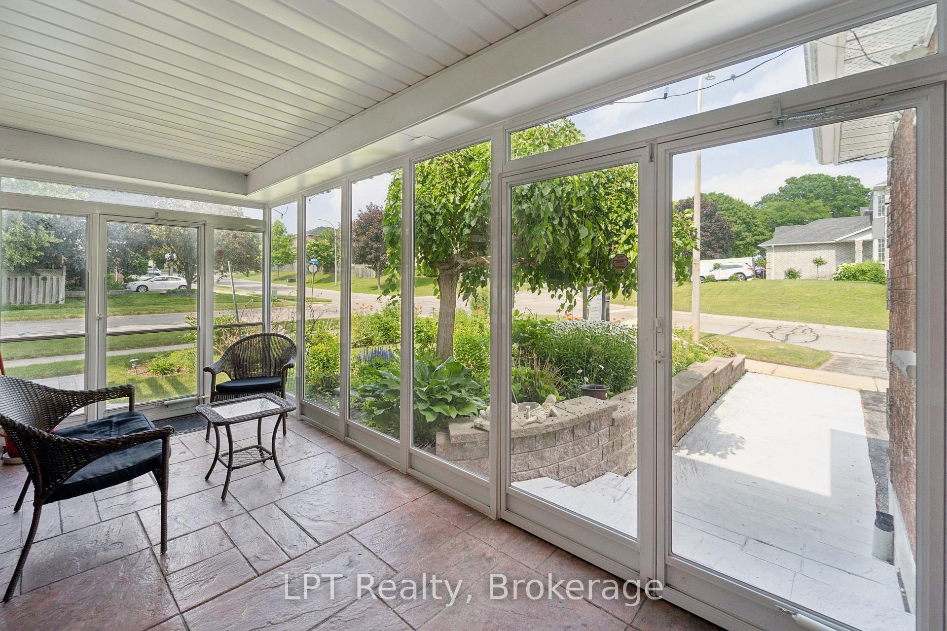 Photo 4 of 1 Mayfield Crescent, Whitby, Pringle Creek — HOMEH