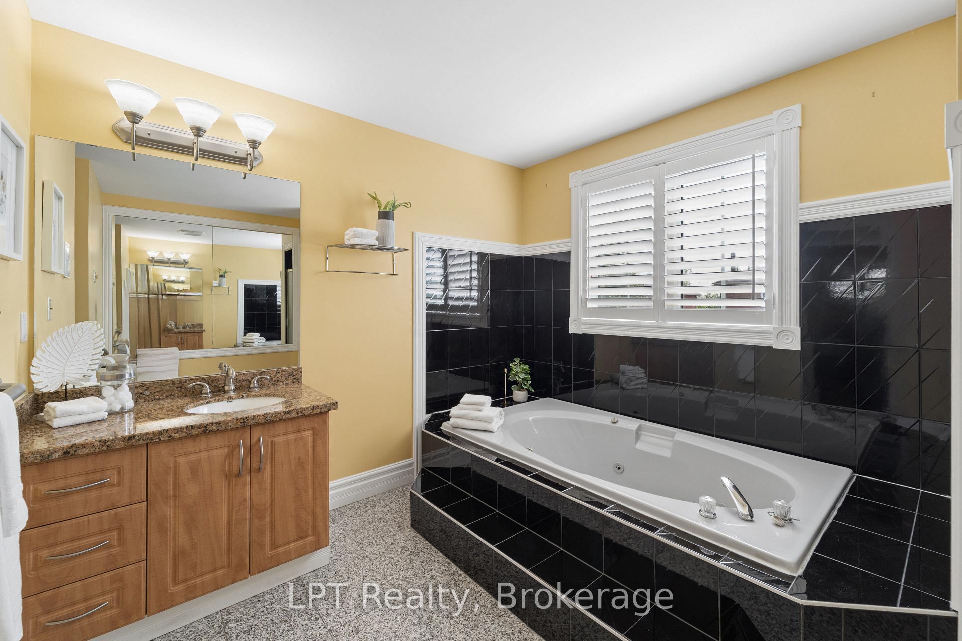 Photo 25 of 1 Mayfield Crescent, Whitby, Pringle Creek — HOMEH