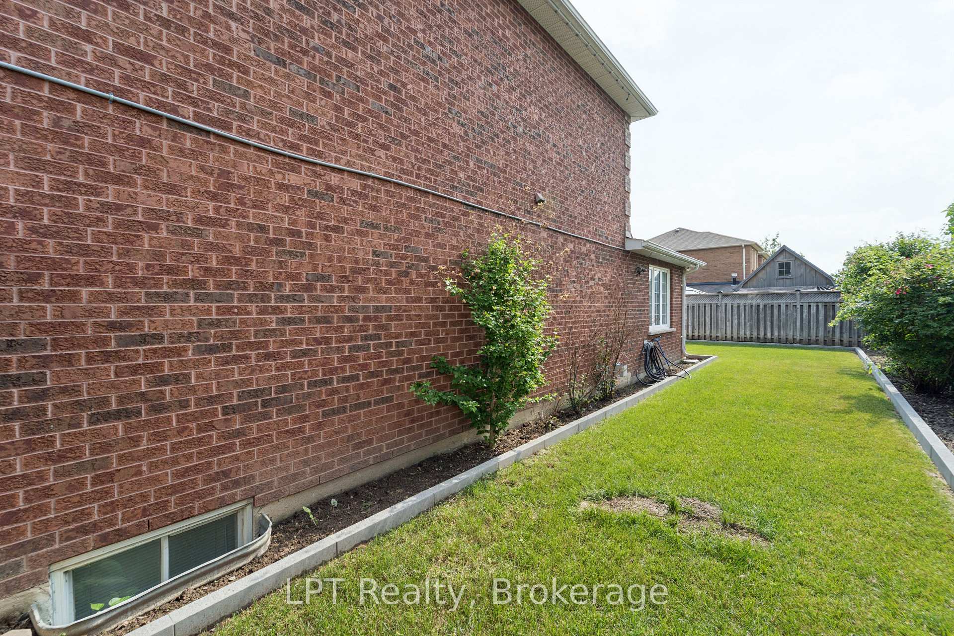 Photo 43 of 1 Mayfield Crescent, Whitby, Pringle Creek — HOMEH