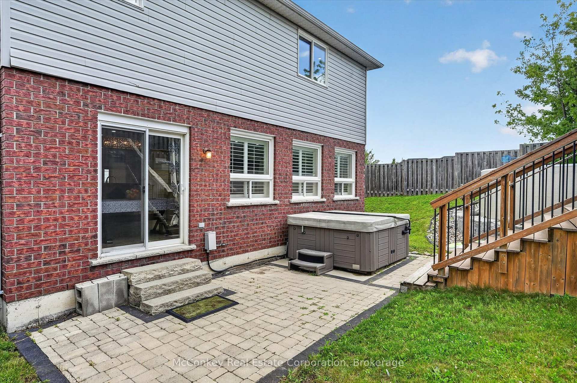 Photo 19 of 609 Ackerman Crescent, Peterborough, Monaghan Ward 2 — HOMEH