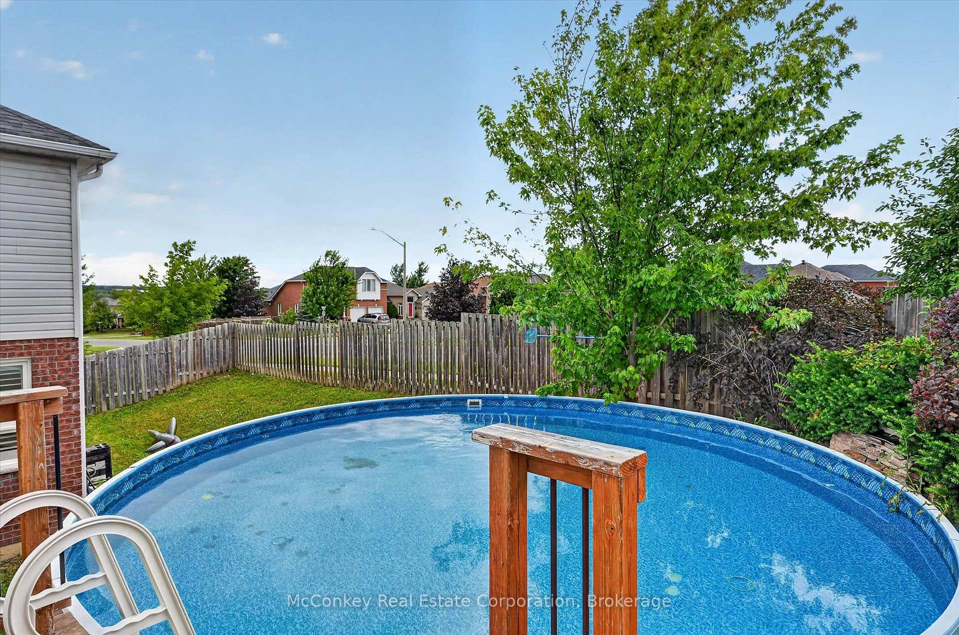 Photo 18 of 609 Ackerman Crescent, Peterborough, Monaghan Ward 2 — HOMEH