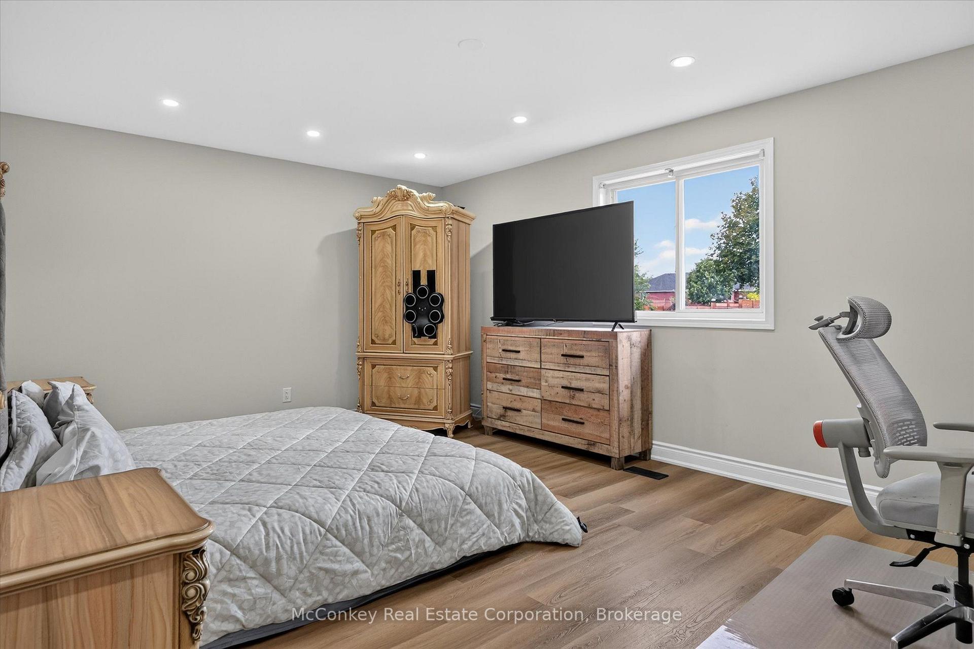 Photo 26 of 609 Ackerman Crescent, Peterborough, Monaghan Ward 2 — HOMEH