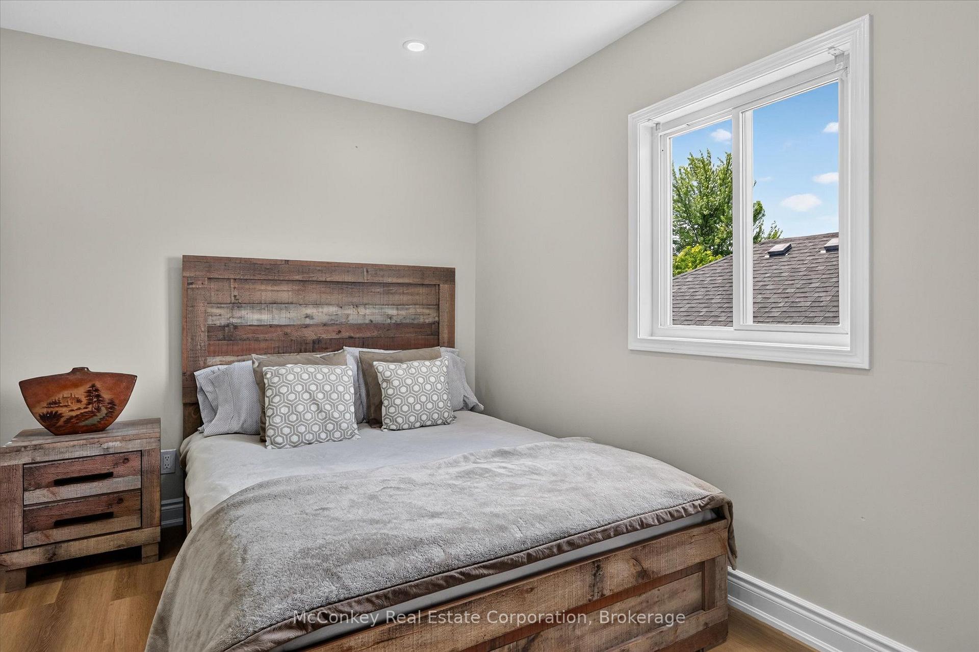 Photo 37 of 609 Ackerman Crescent, Peterborough, Monaghan Ward 2 — HOMEH