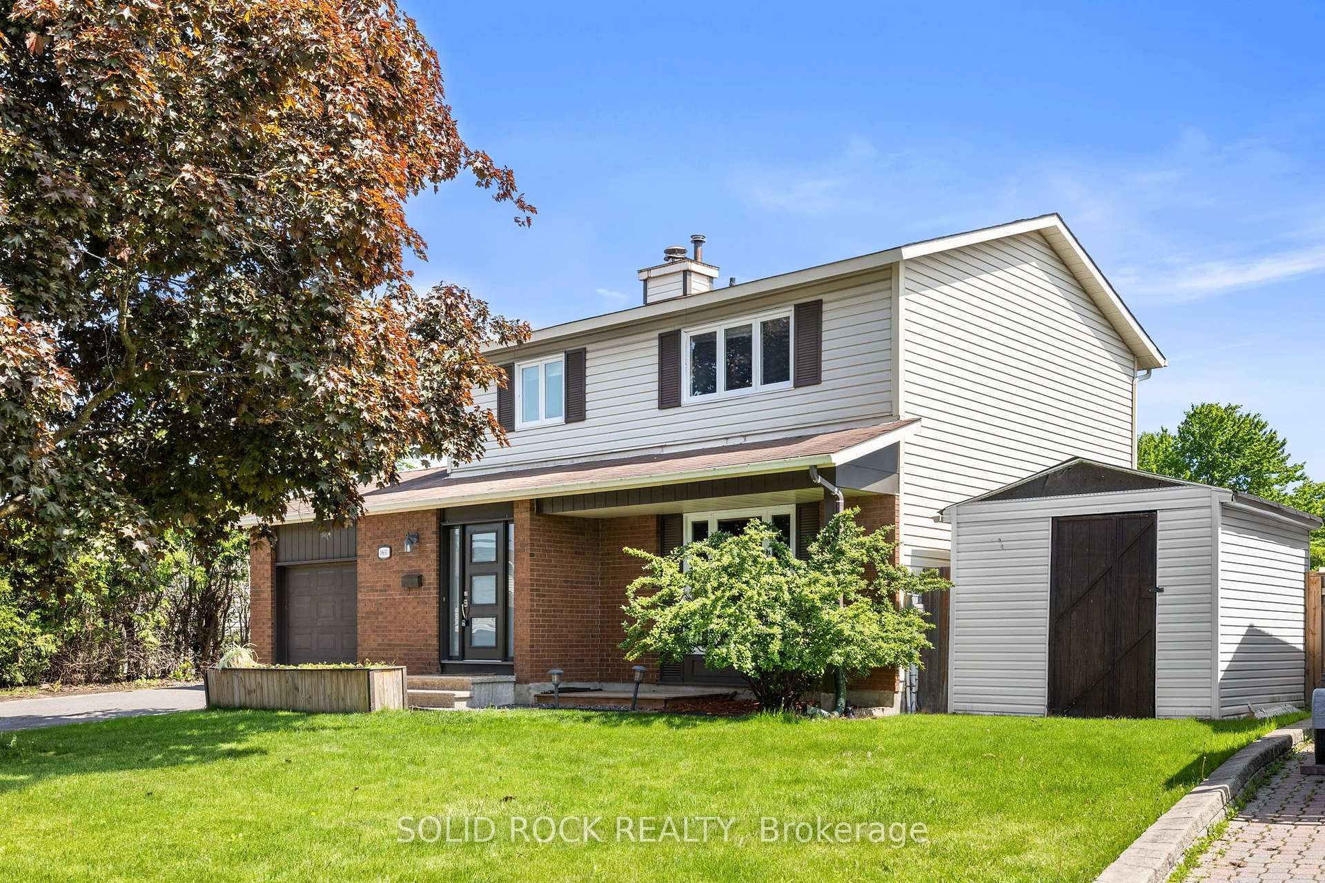 Photo 2 of 1631 Charbonneau Street, Ottawa, Bilberry Creek/Queenswood Heights — HOMEH