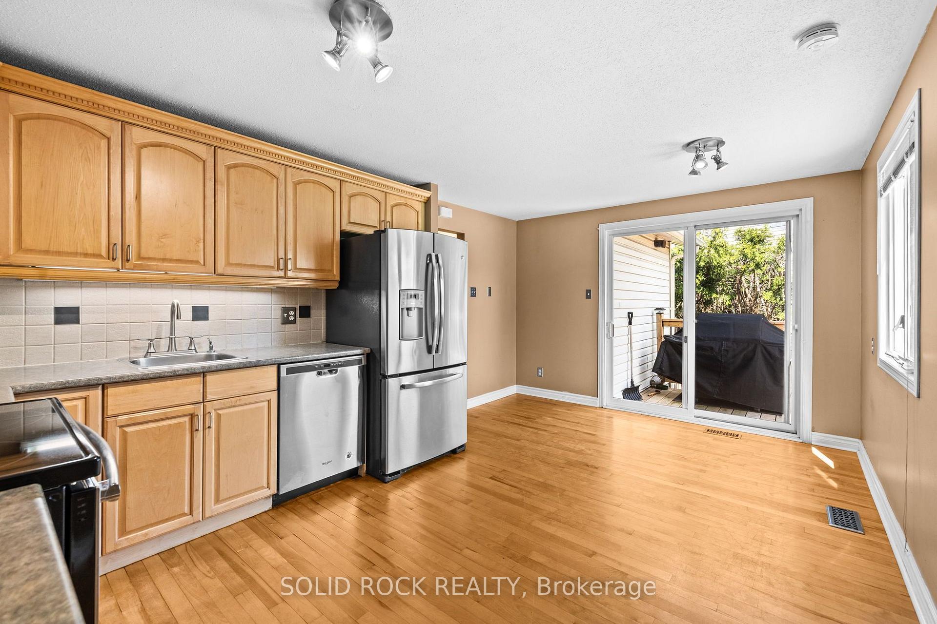 Photo 16 of 1631 Charbonneau Street, Ottawa, Bilberry Creek/Queenswood Heights — HOMEH