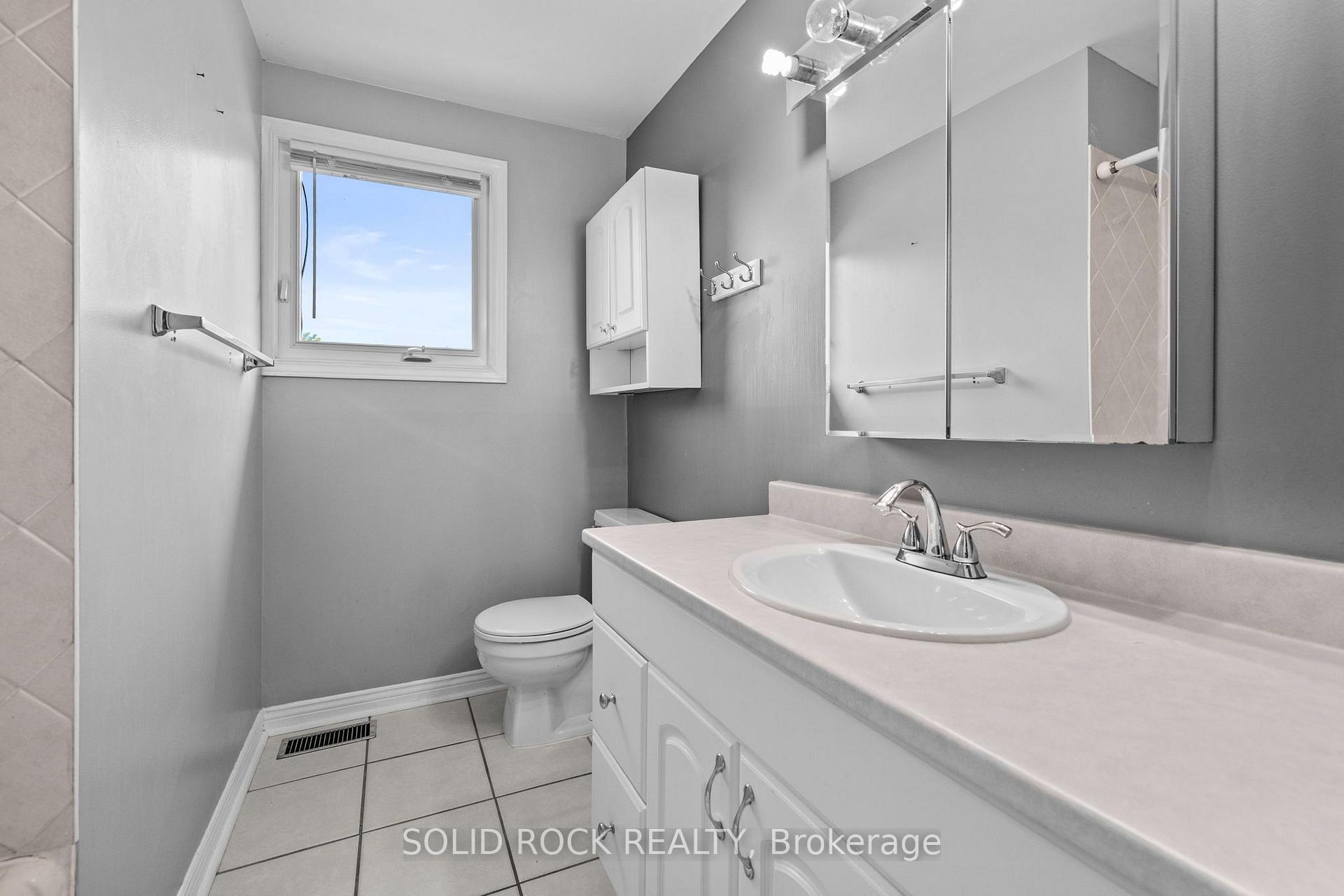 Photo 23 of 1631 Charbonneau Street, Ottawa, Bilberry Creek/Queenswood Heights — HOMEH