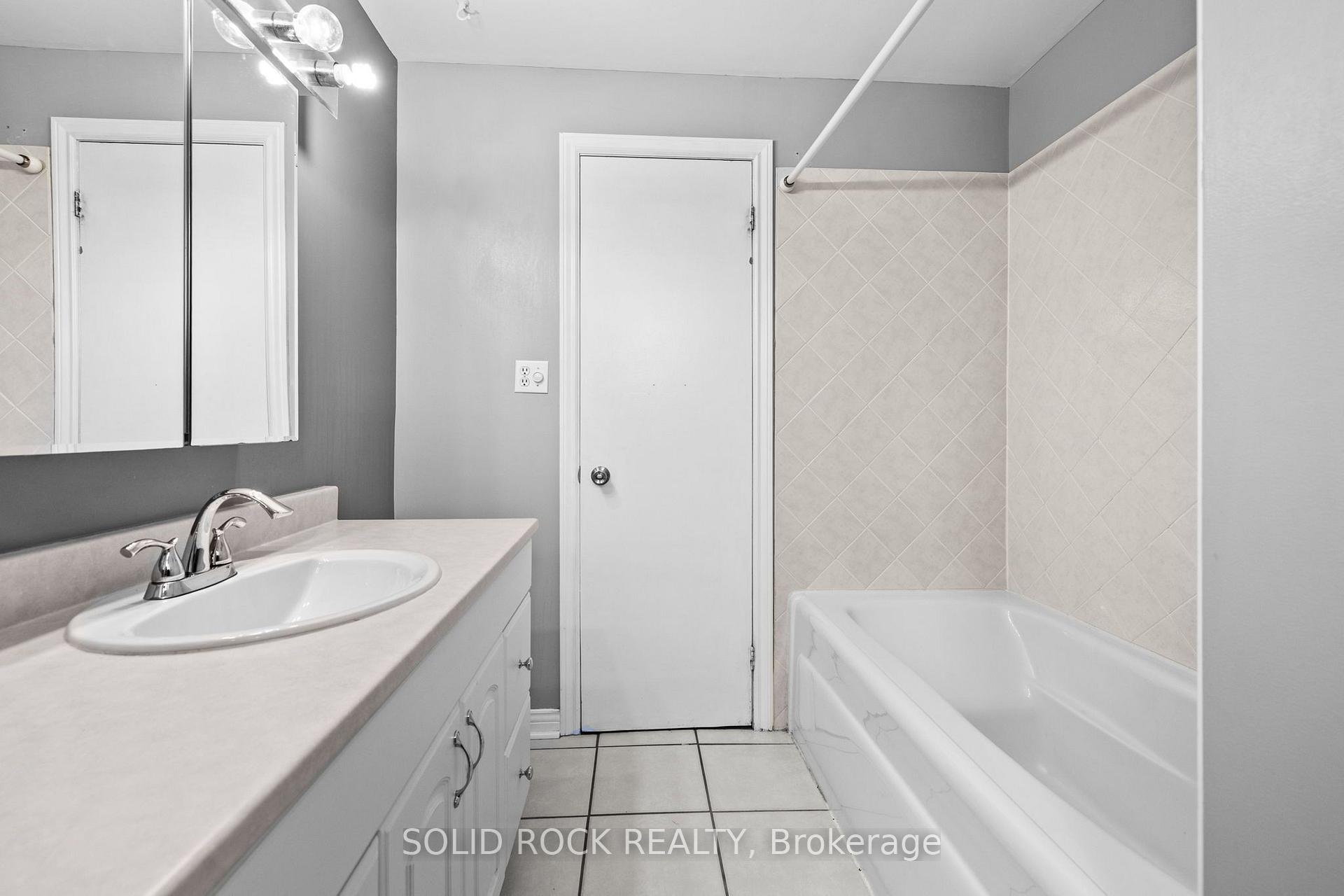 Photo 24 of 1631 Charbonneau Street, Ottawa, Bilberry Creek/Queenswood Heights — HOMEH