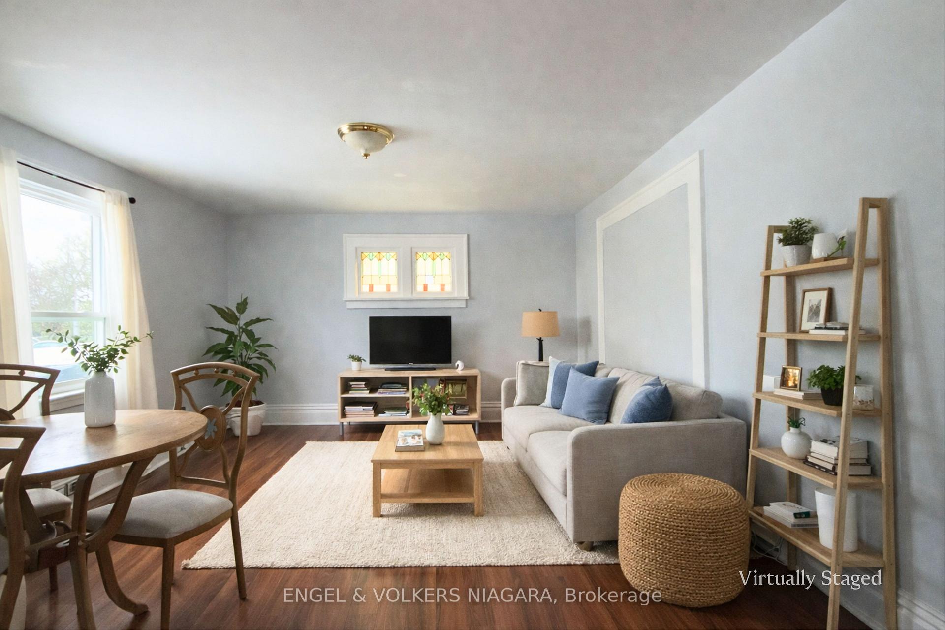 Photo 2 of 4752 Crawford Place W, Niagara Falls, Downtown — HOMEH
