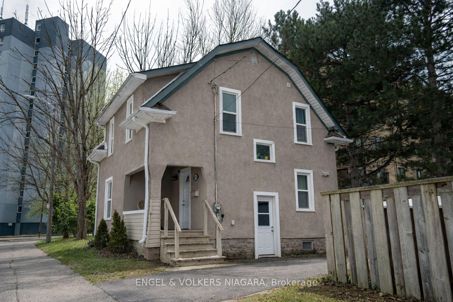 Photo 6 of 4752 Crawford Place W, Niagara Falls, Downtown — HOMEH