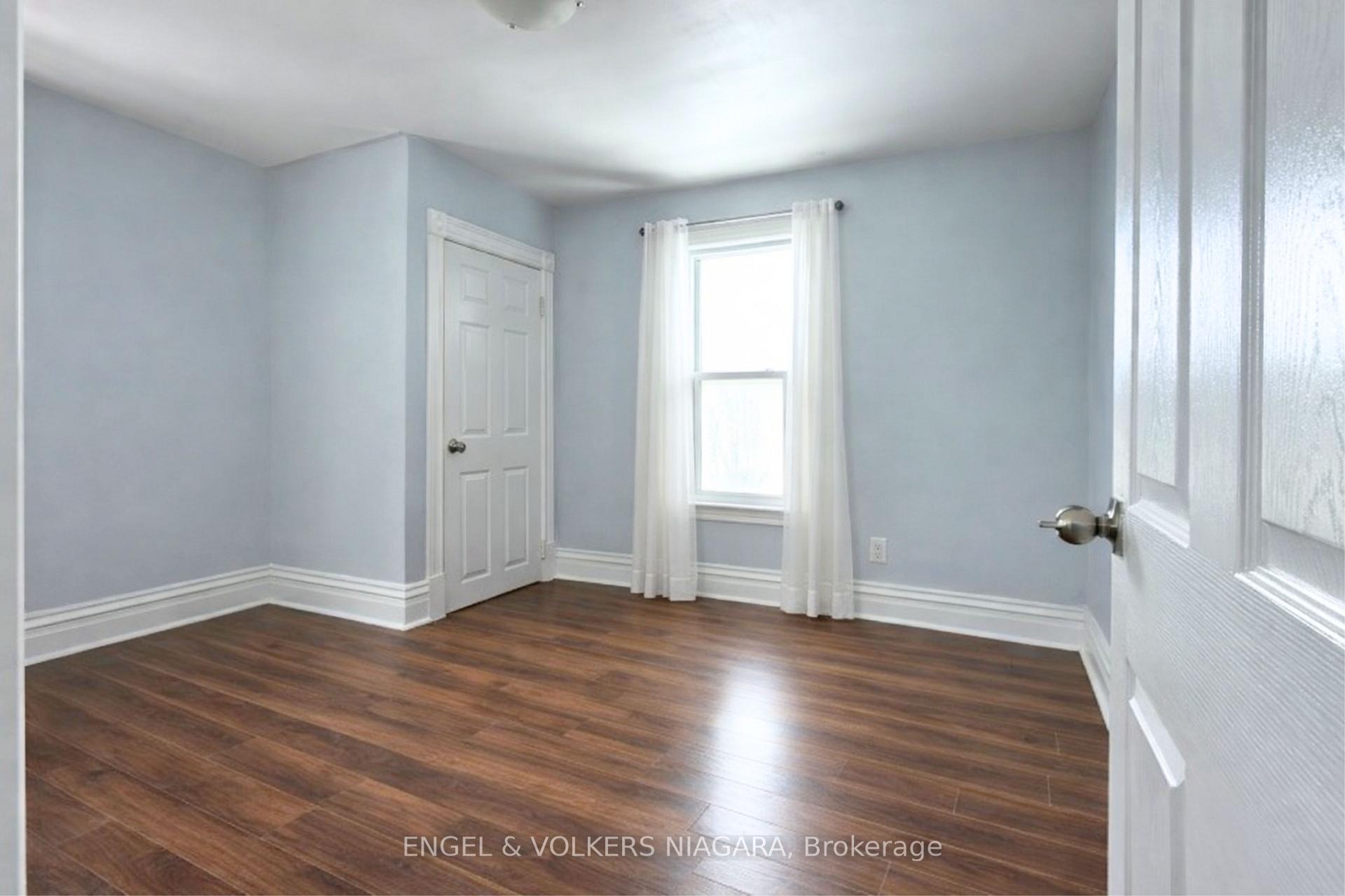 Photo 20 of 4752 Crawford Place W, Niagara Falls, Downtown — HOMEH