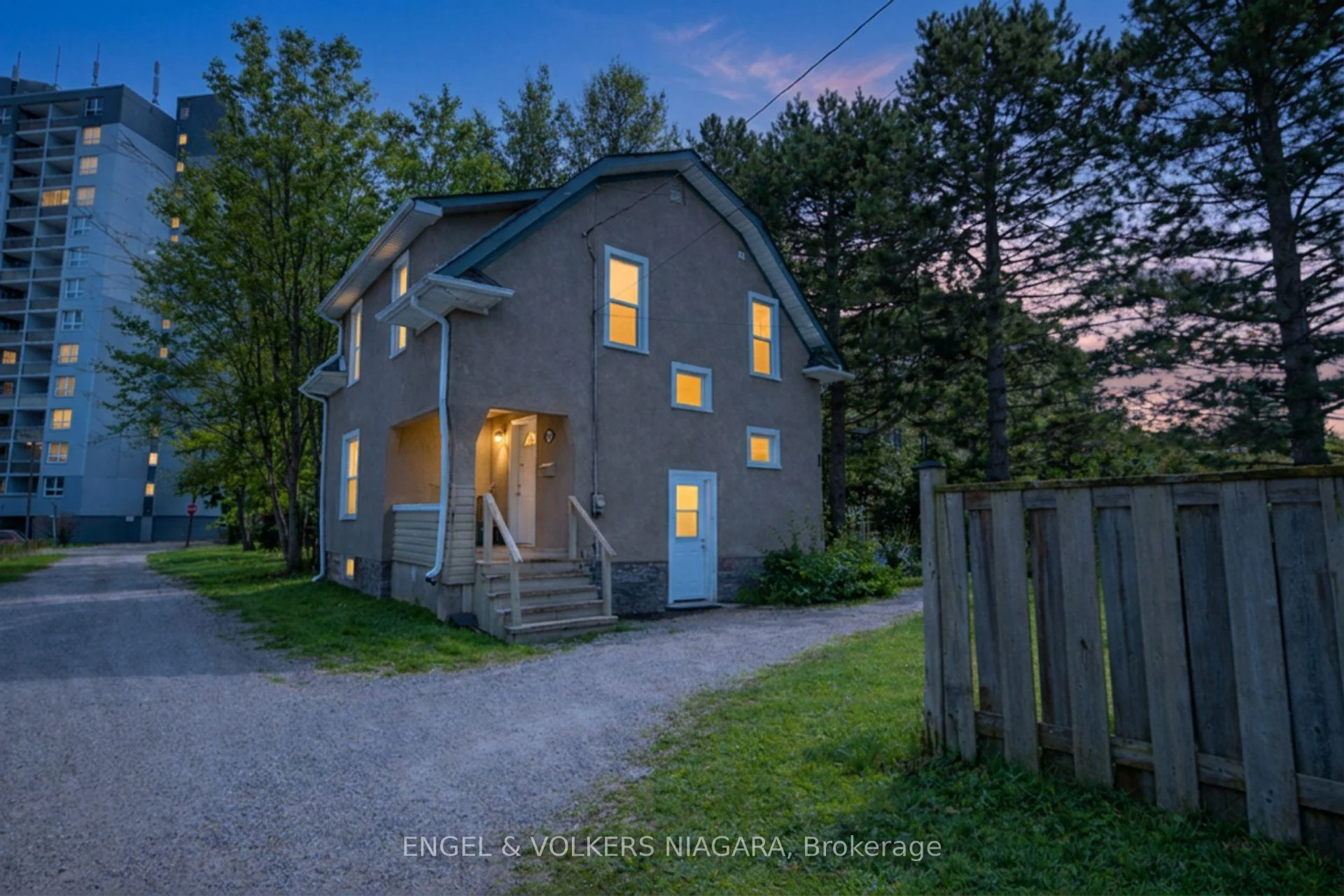 Photo of 4752 Crawford Place W