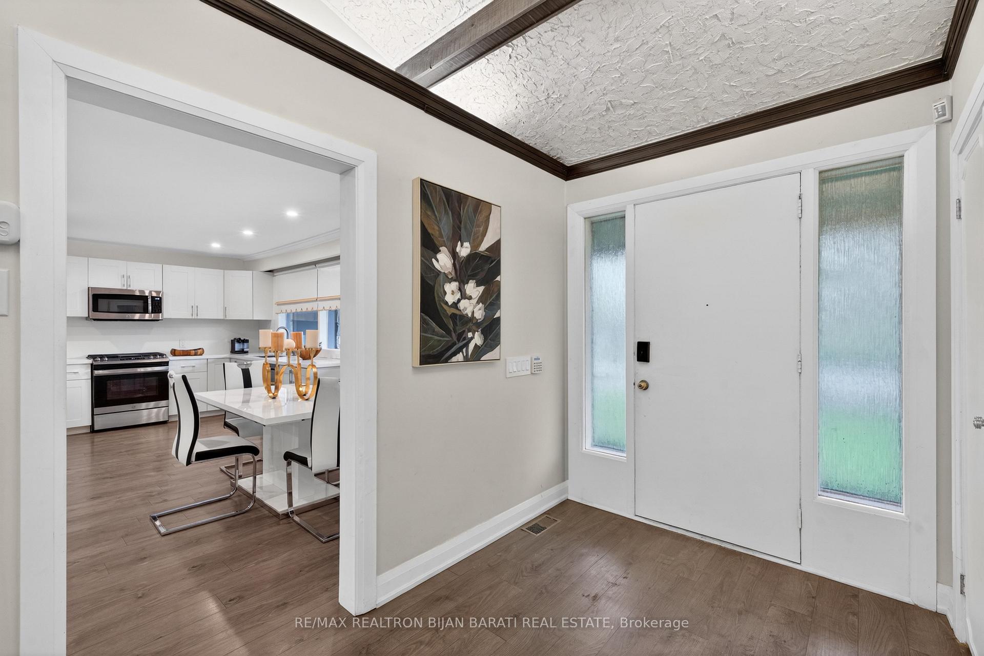 Photo 3 of 73 Forest Grove Drive, North York, Bayview Village — HOMEH