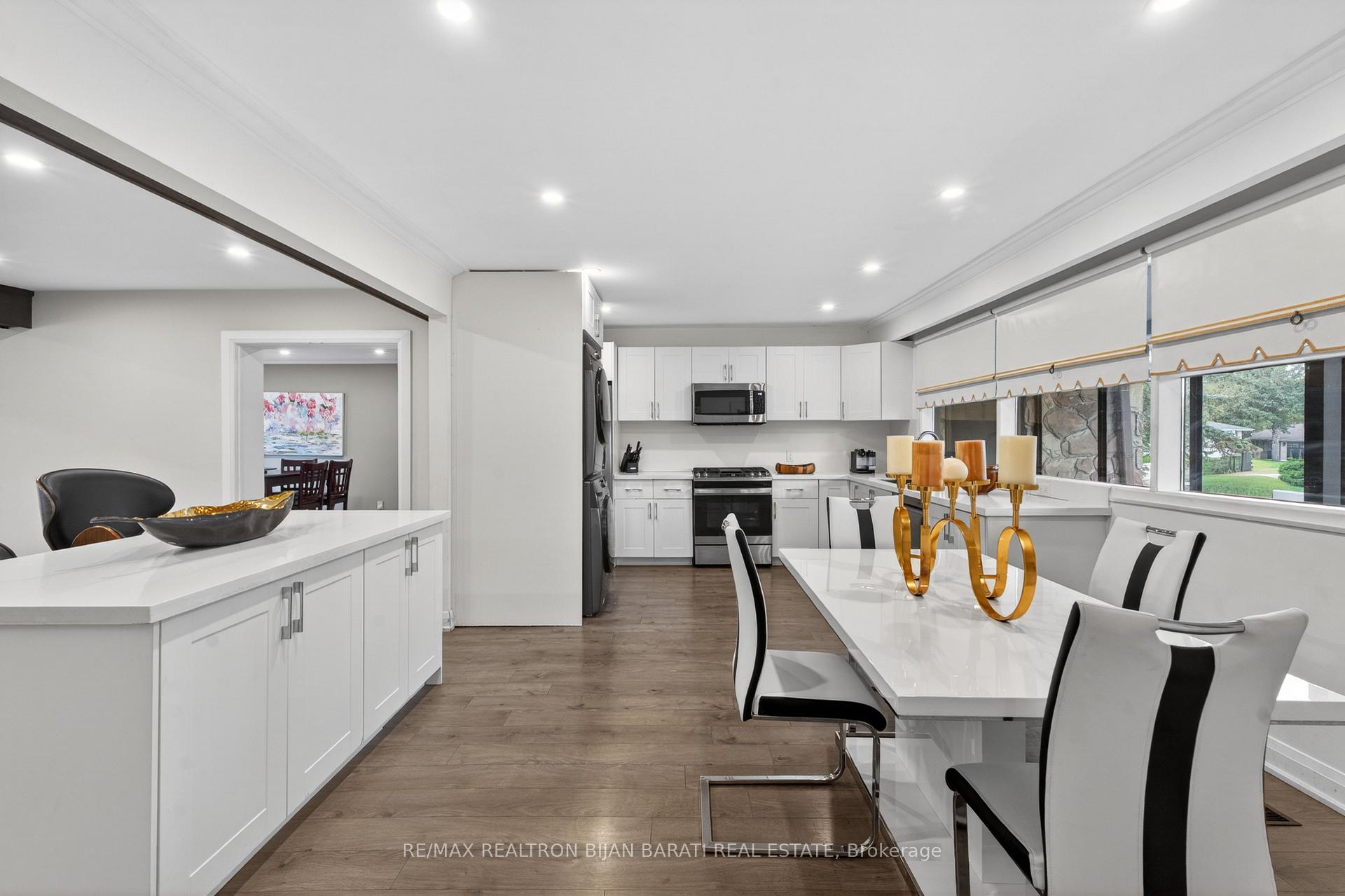 Photo 4 of 73 Forest Grove Drive, North York, Bayview Village — HOMEH
