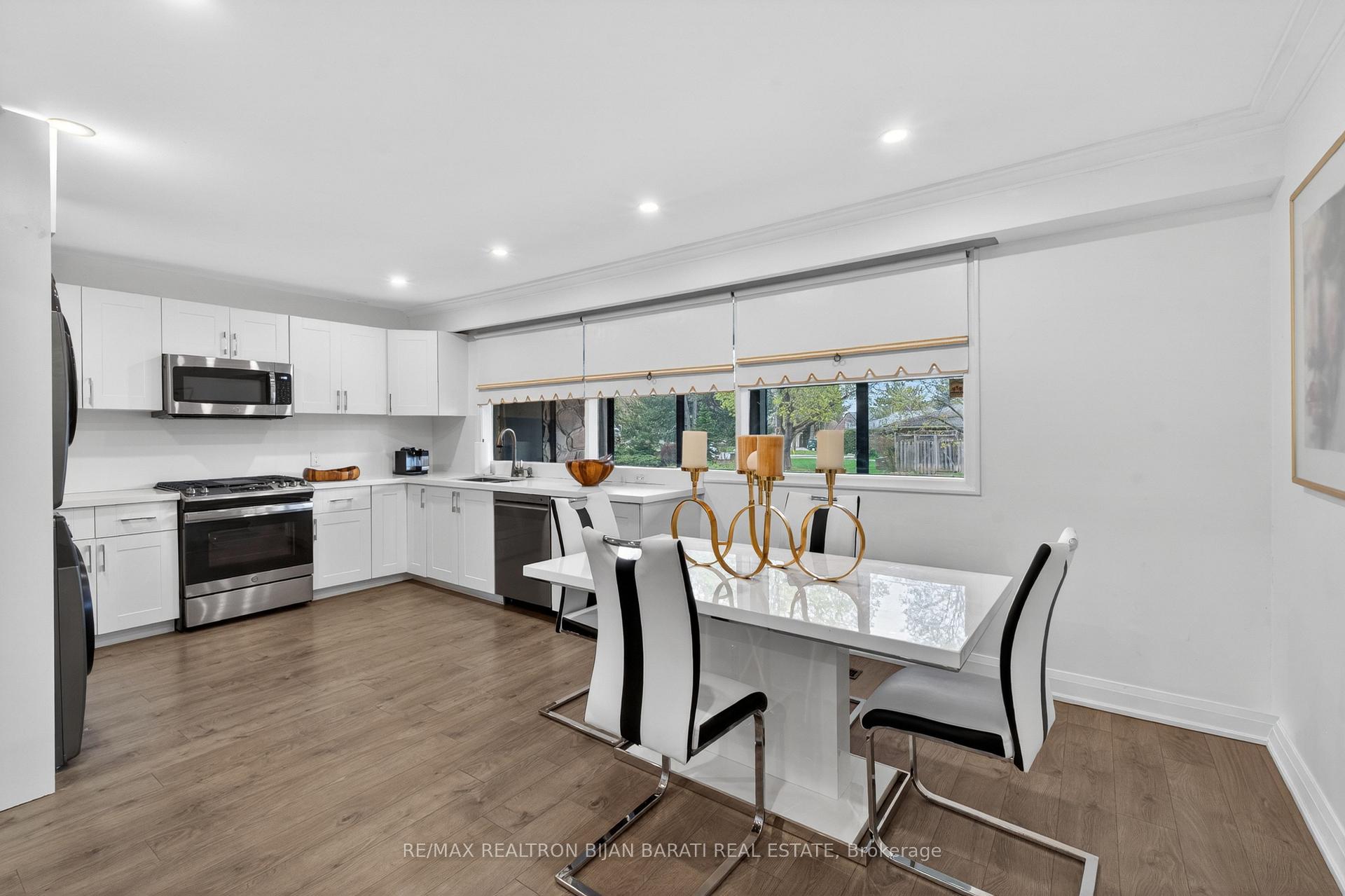 Photo 5 of 73 Forest Grove Drive, North York, Bayview Village — HOMEH