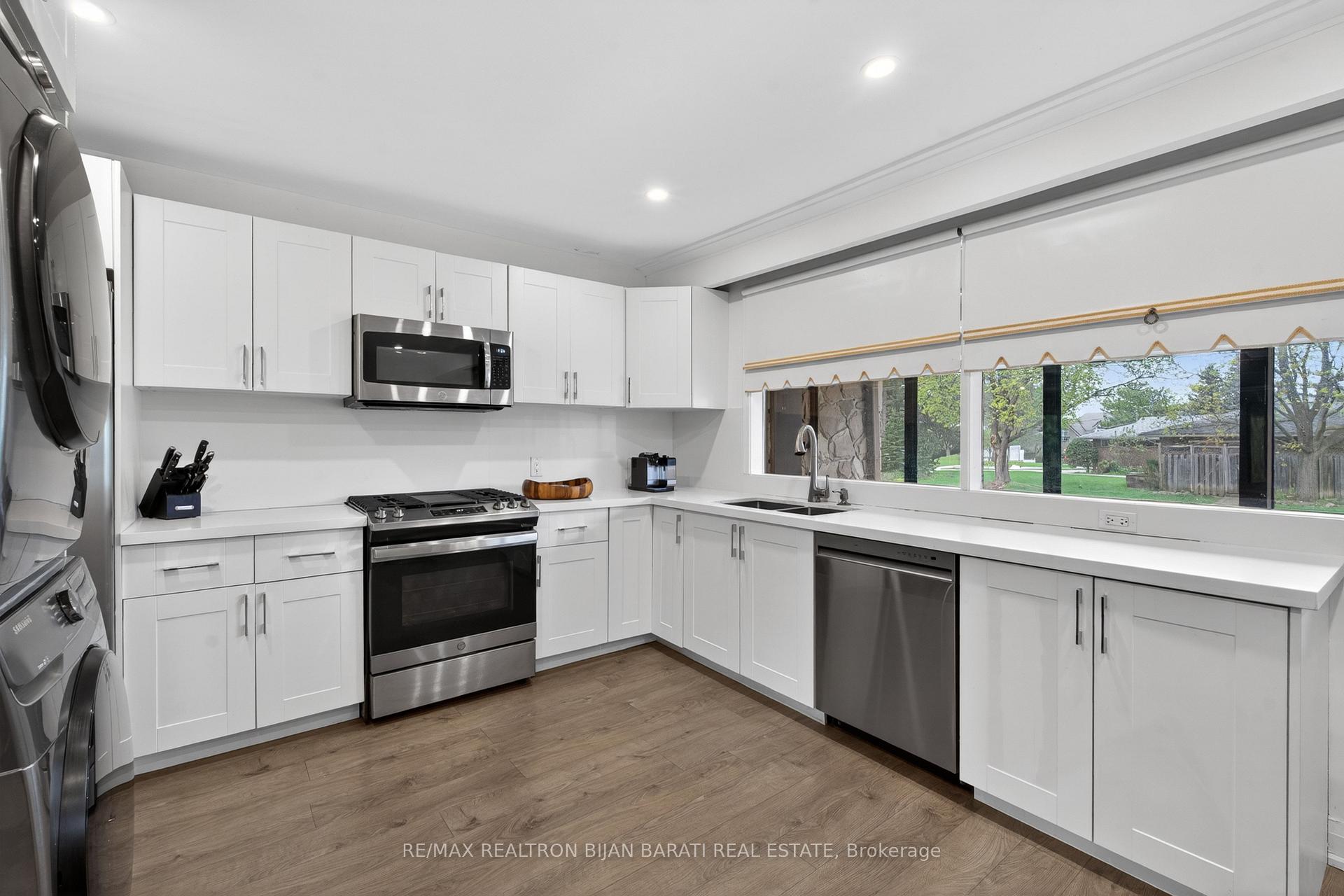 Photo 14 of 73 Forest Grove Drive, North York, Bayview Village — HOMEH