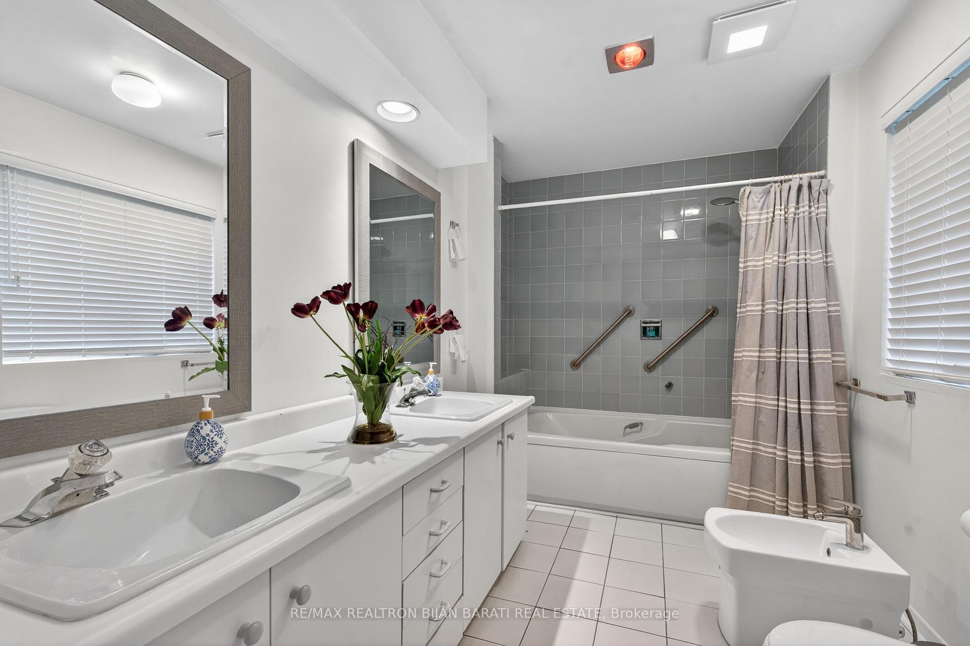 Photo 32 of 73 Forest Grove Drive, North York, Bayview Village — HOMEH