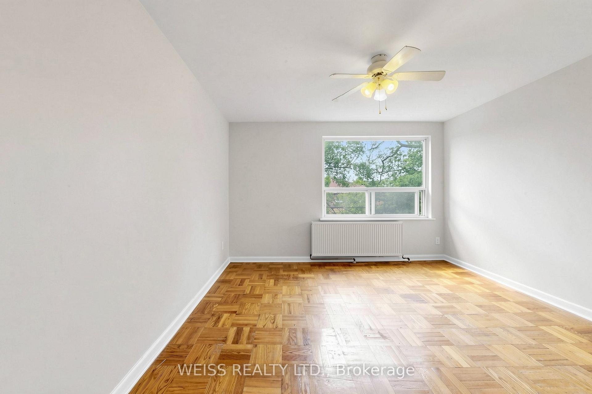 Photo 17 of Unit 4, 17 Fraserwood Avenue, Toronto, Englemount-Lawrence — HOMEH