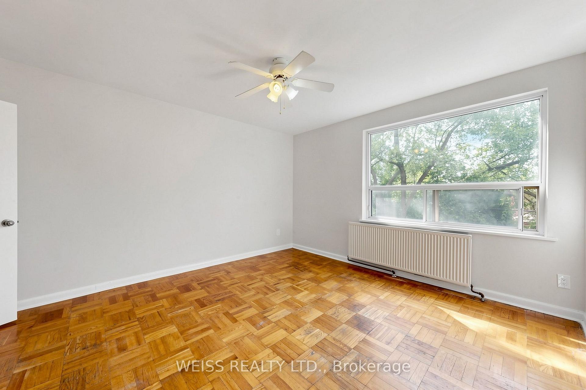 Photo 18 of Unit 4, 17 Fraserwood Avenue, Toronto, Englemount-Lawrence — HOMEH