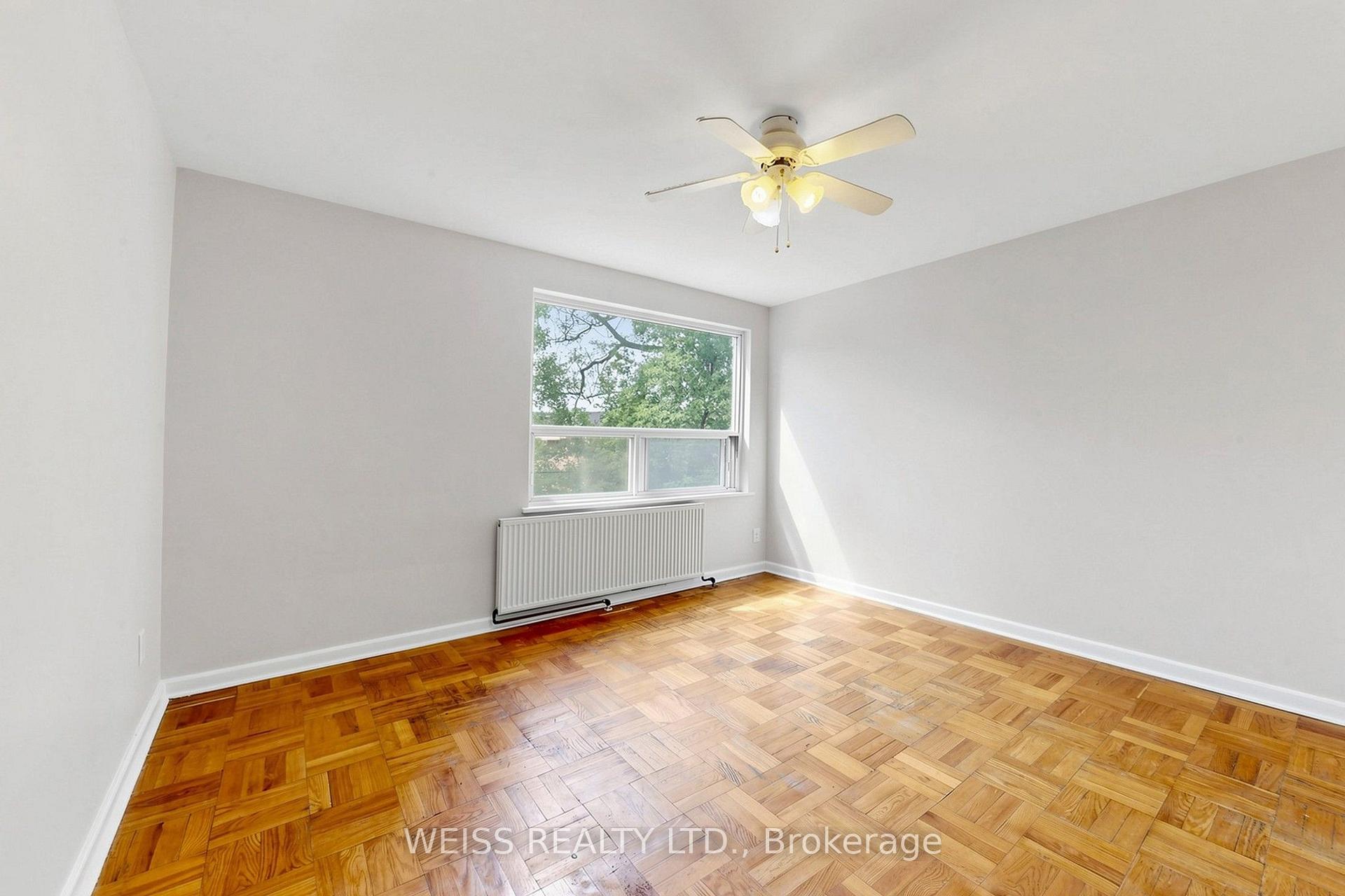 Photo 19 of Unit 4, 17 Fraserwood Avenue, Toronto, Englemount-Lawrence — HOMEH