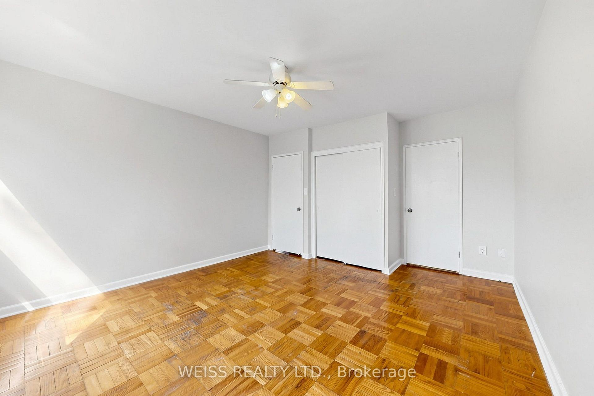 Photo 20 of Unit 4, 17 Fraserwood Avenue, Toronto, Englemount-Lawrence — HOMEH