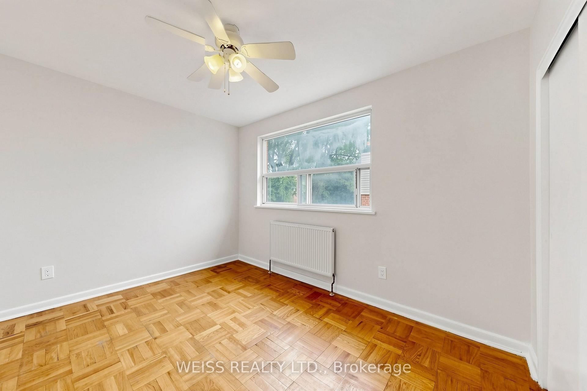Photo 22 of Unit 4, 17 Fraserwood Avenue, Toronto, Englemount-Lawrence — HOMEH