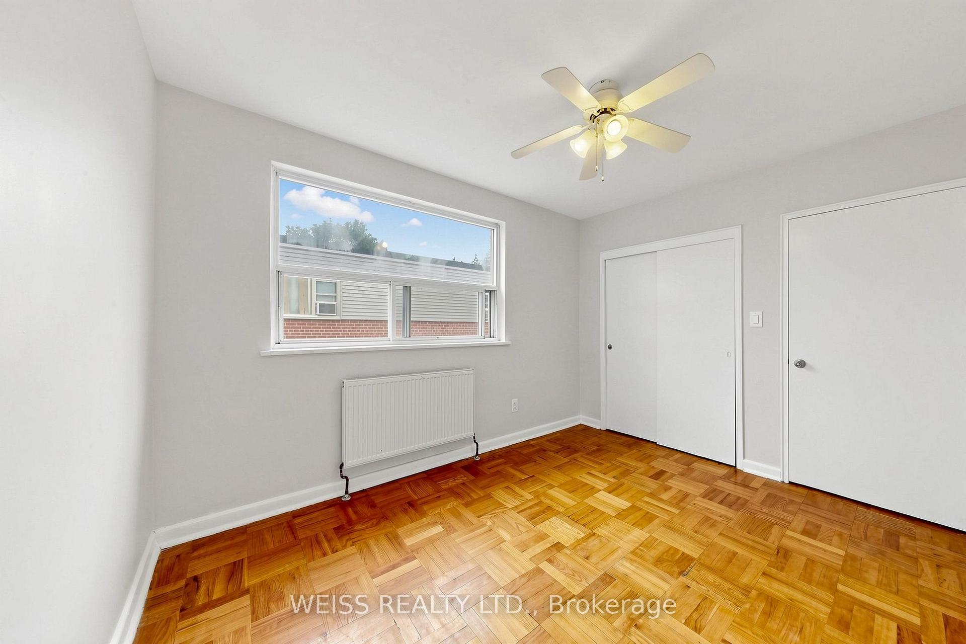 Photo 23 of Unit 4, 17 Fraserwood Avenue, Toronto, Englemount-Lawrence — HOMEH