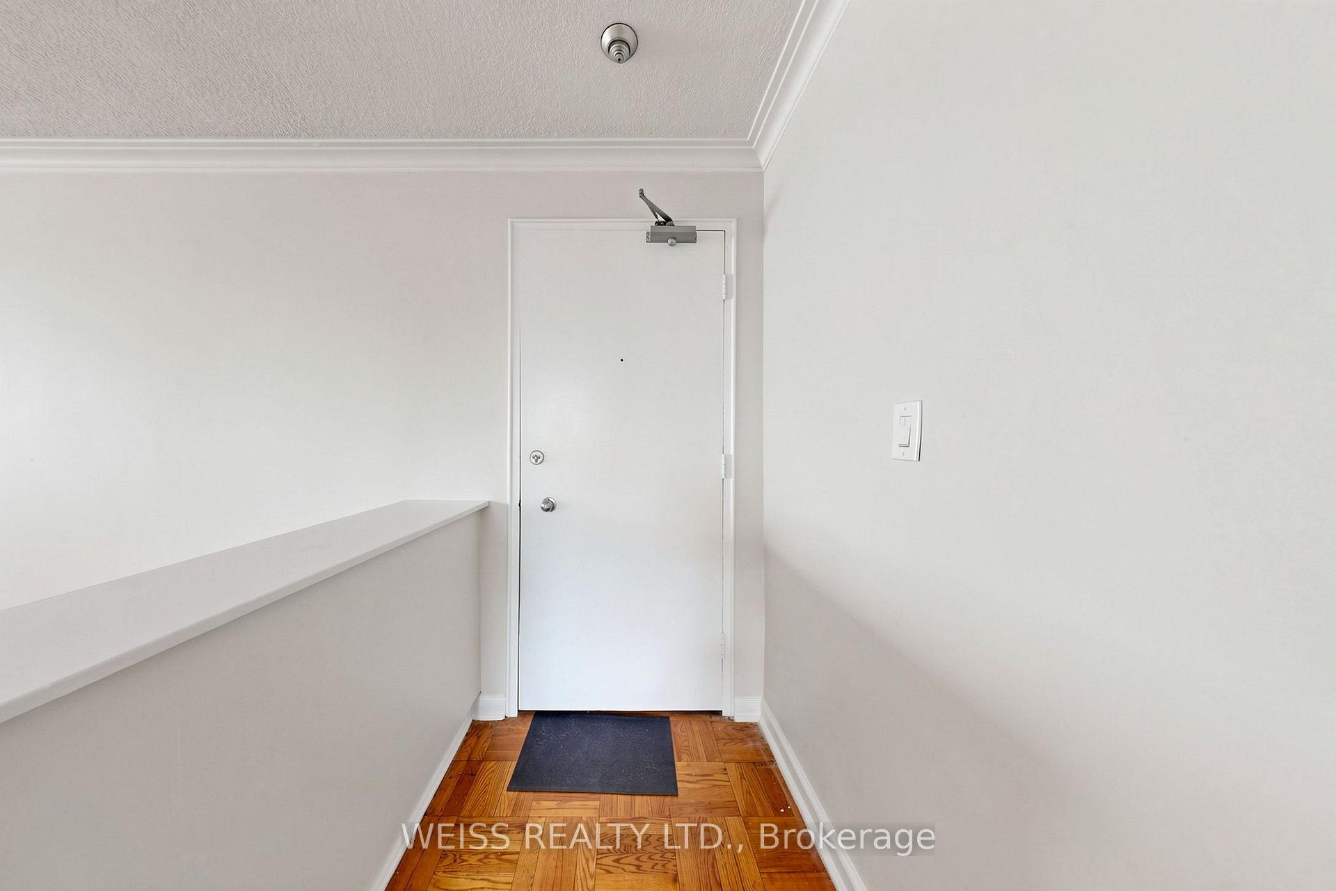 Photo 30 of Unit 4, 17 Fraserwood Avenue, Toronto, Englemount-Lawrence — HOMEH
