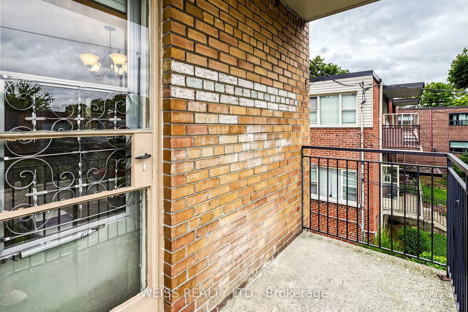Photo 31 of Unit 4, 17 Fraserwood Avenue, Toronto, Englemount-Lawrence — HOMEH