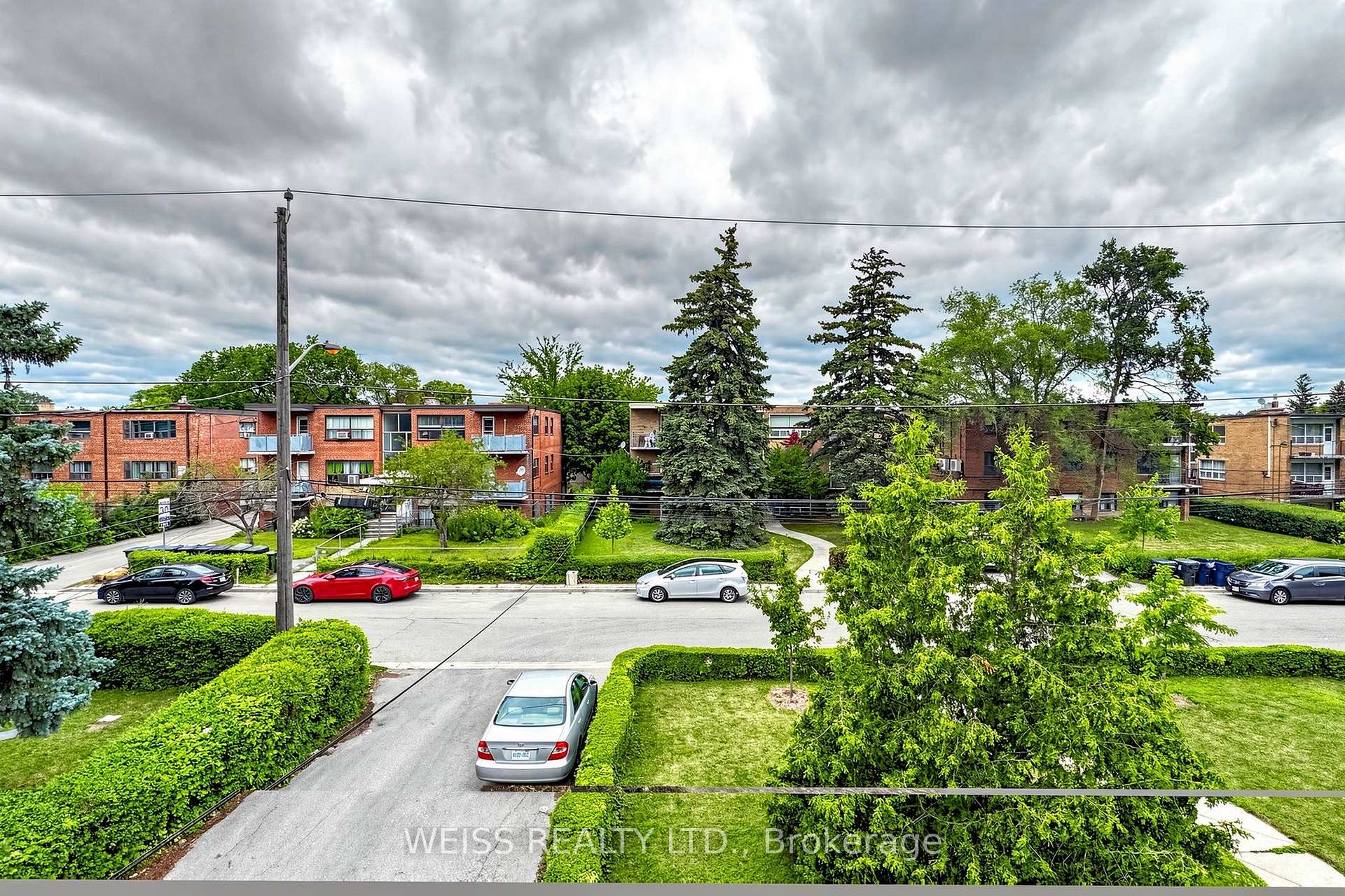Photo 34 of Unit 4, 17 Fraserwood Avenue, Toronto, Englemount-Lawrence — HOMEH
