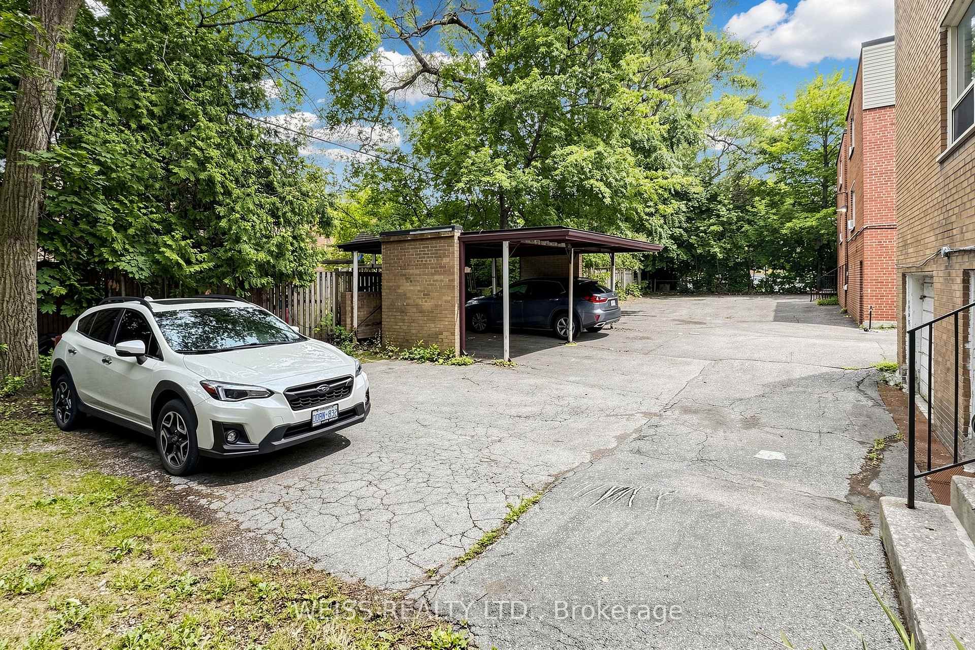 Photo 37 of Unit 4, 17 Fraserwood Avenue, Toronto, Englemount-Lawrence — HOMEH