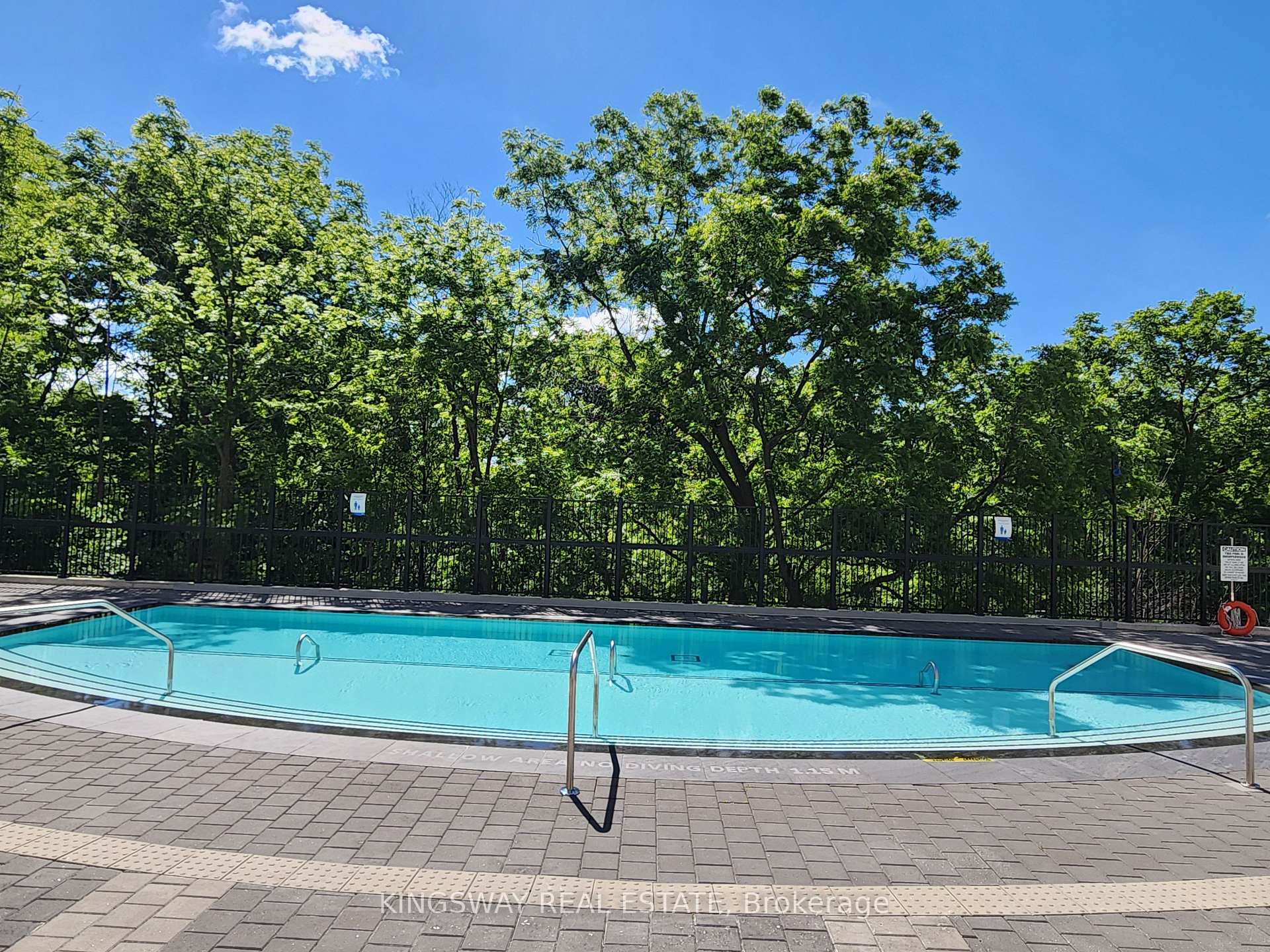 Photo 3 of Unit 1207W, 202 Burnhamthorpe Road E, Mississauga, Mississauga Valleys — HOMEH
