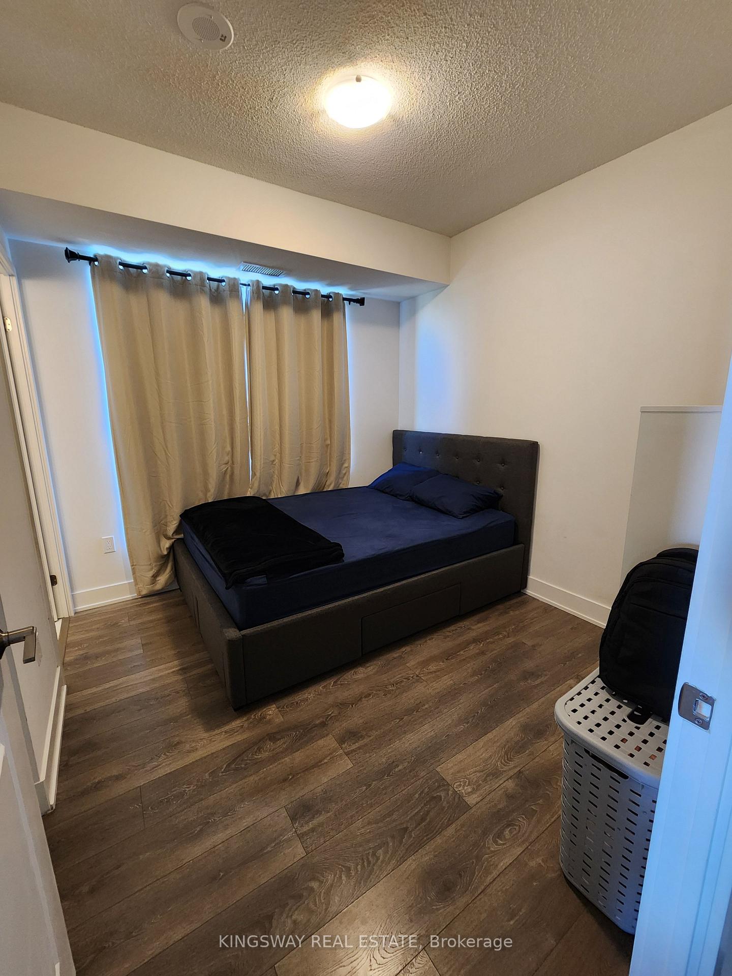 Photo 13 of Unit 1207W, 202 Burnhamthorpe Road E, Mississauga, Mississauga Valleys — HOMEH