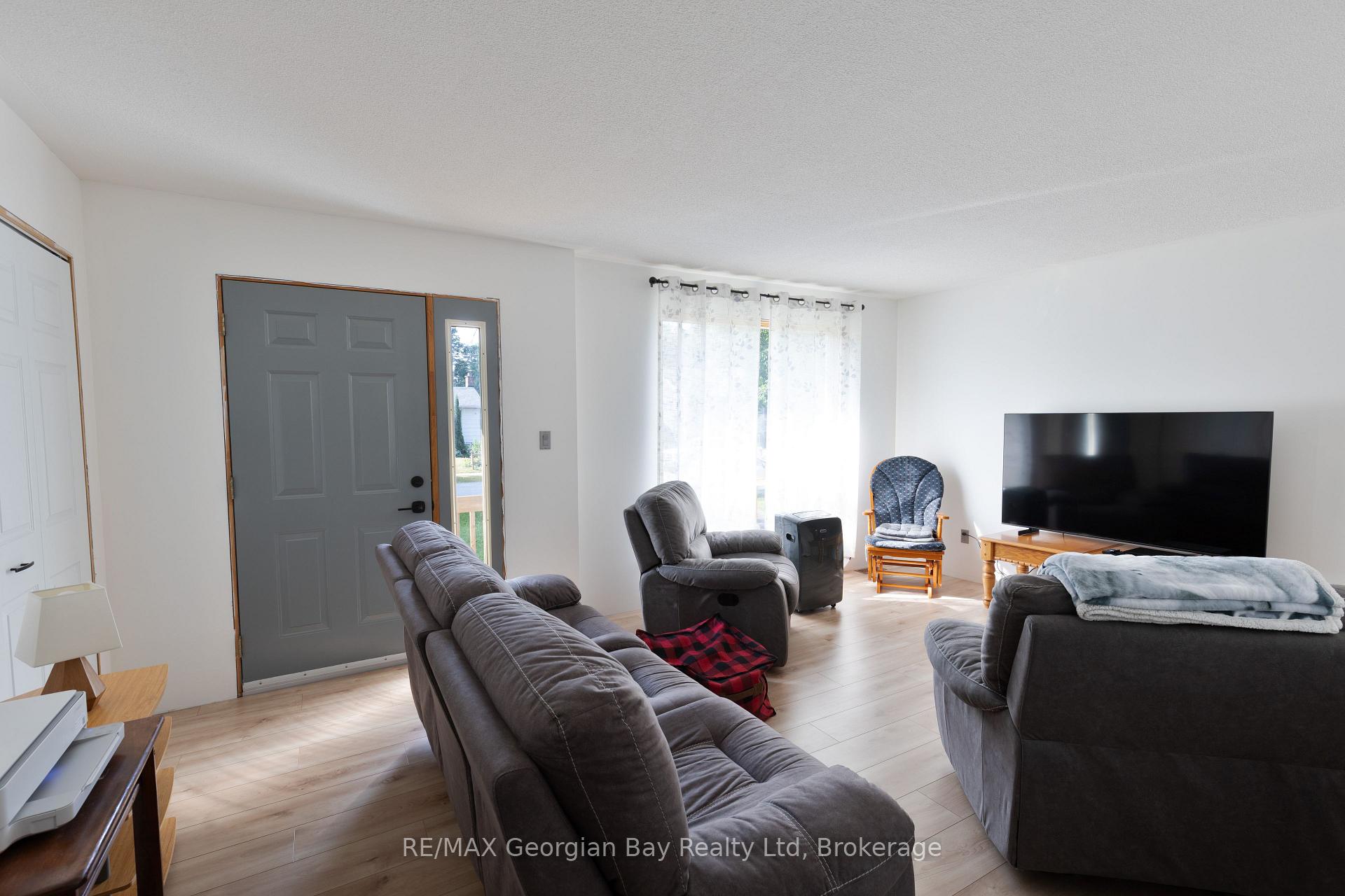 Photo 3 of 144 George Street, Tay, Victoria Harbour — HOMEH