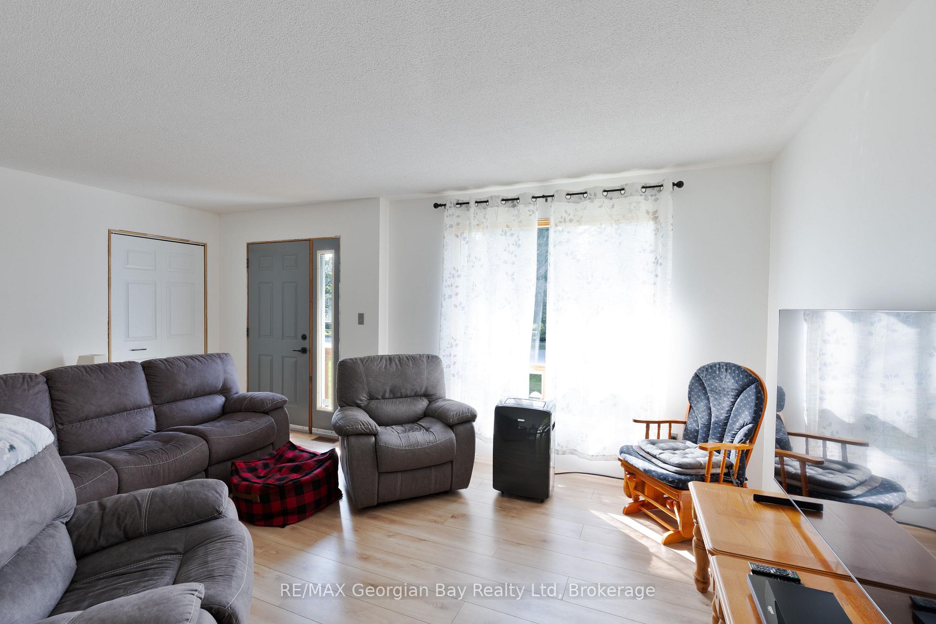 Photo 4 of 144 George Street, Tay, Victoria Harbour — HOMEH