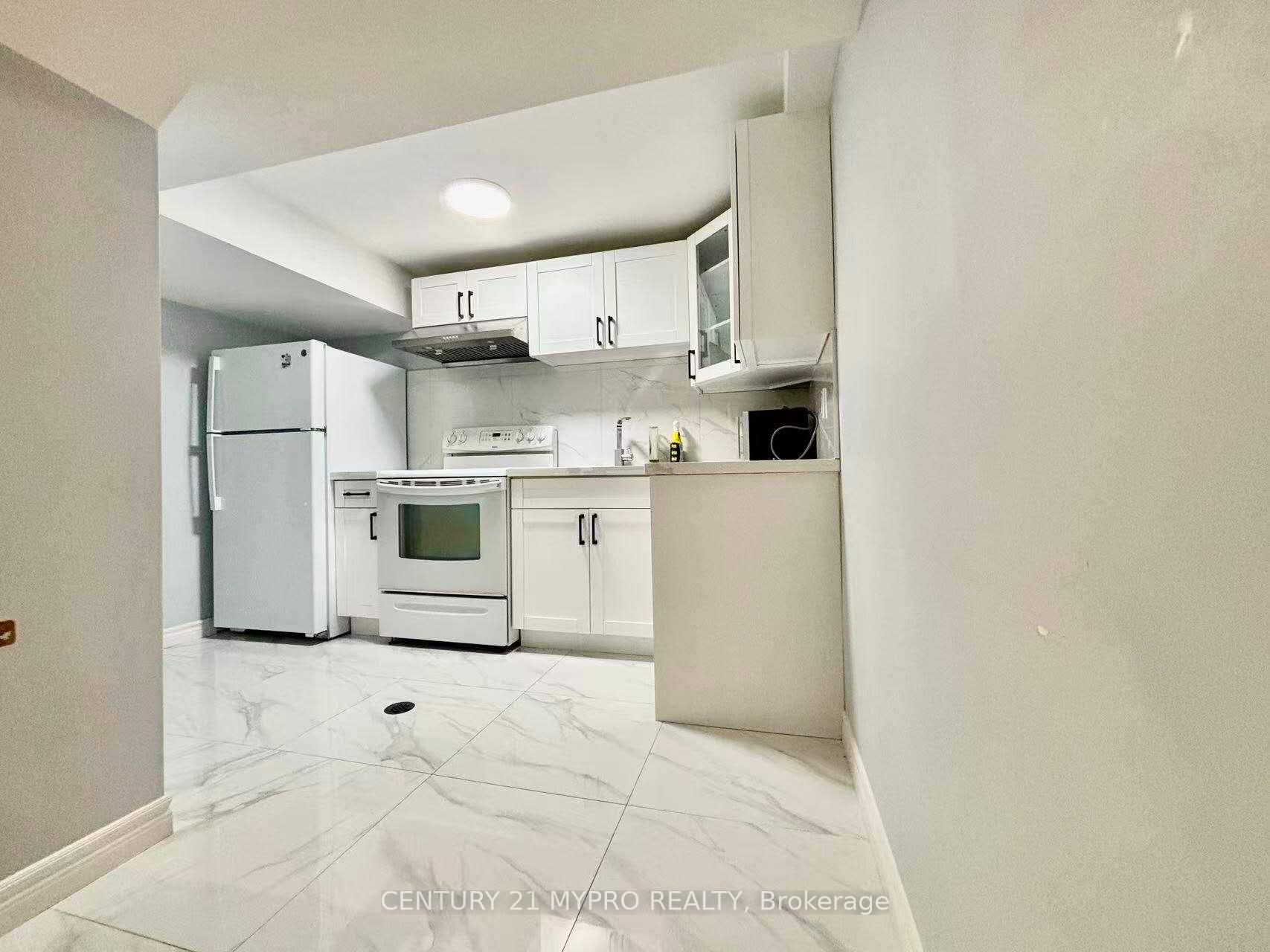Photo 3 of Unit Basement, 56 Longwater Chase, Markham, Unionville — HOMEH