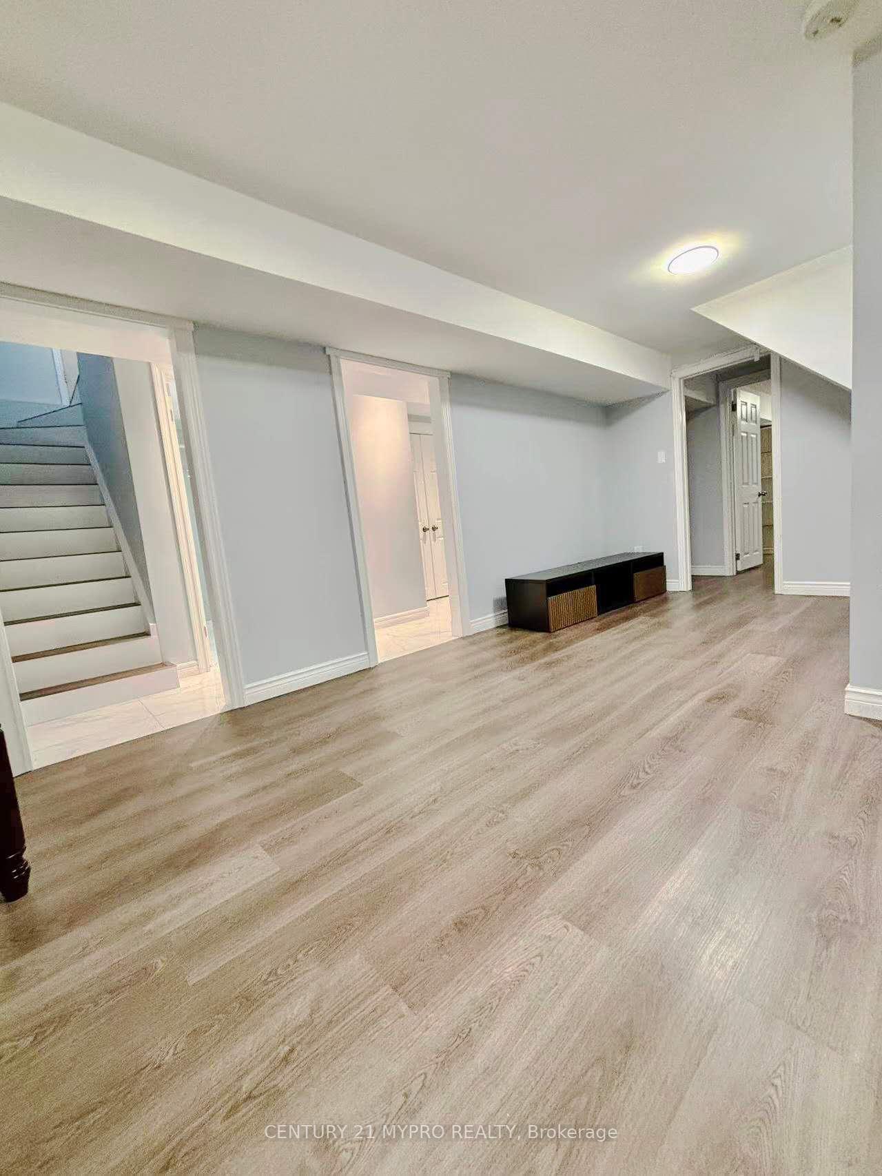 Photo 4 of Unit Basement, 56 Longwater Chase, Markham, Unionville — HOMEH