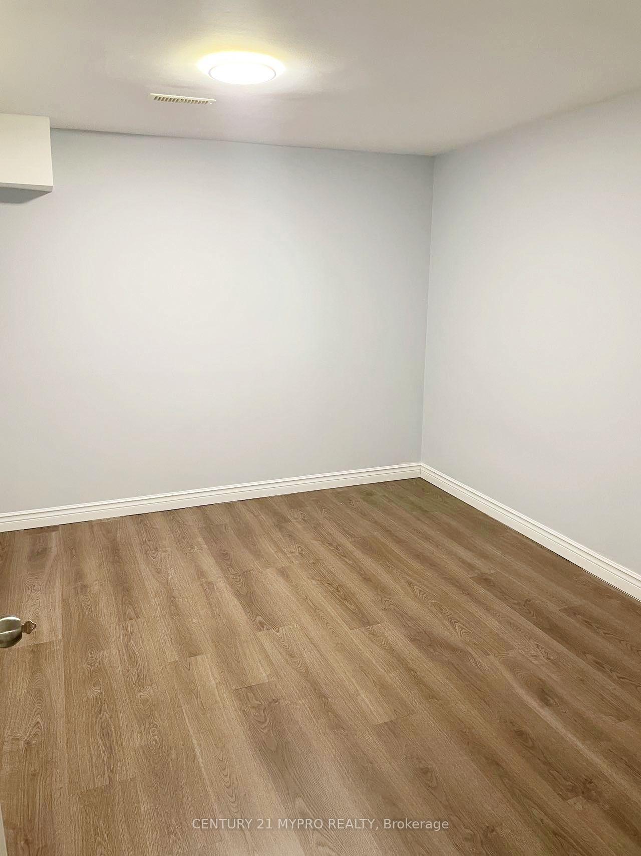 Photo 7 of Unit Basement, 56 Longwater Chase, Markham, Unionville — HOMEH