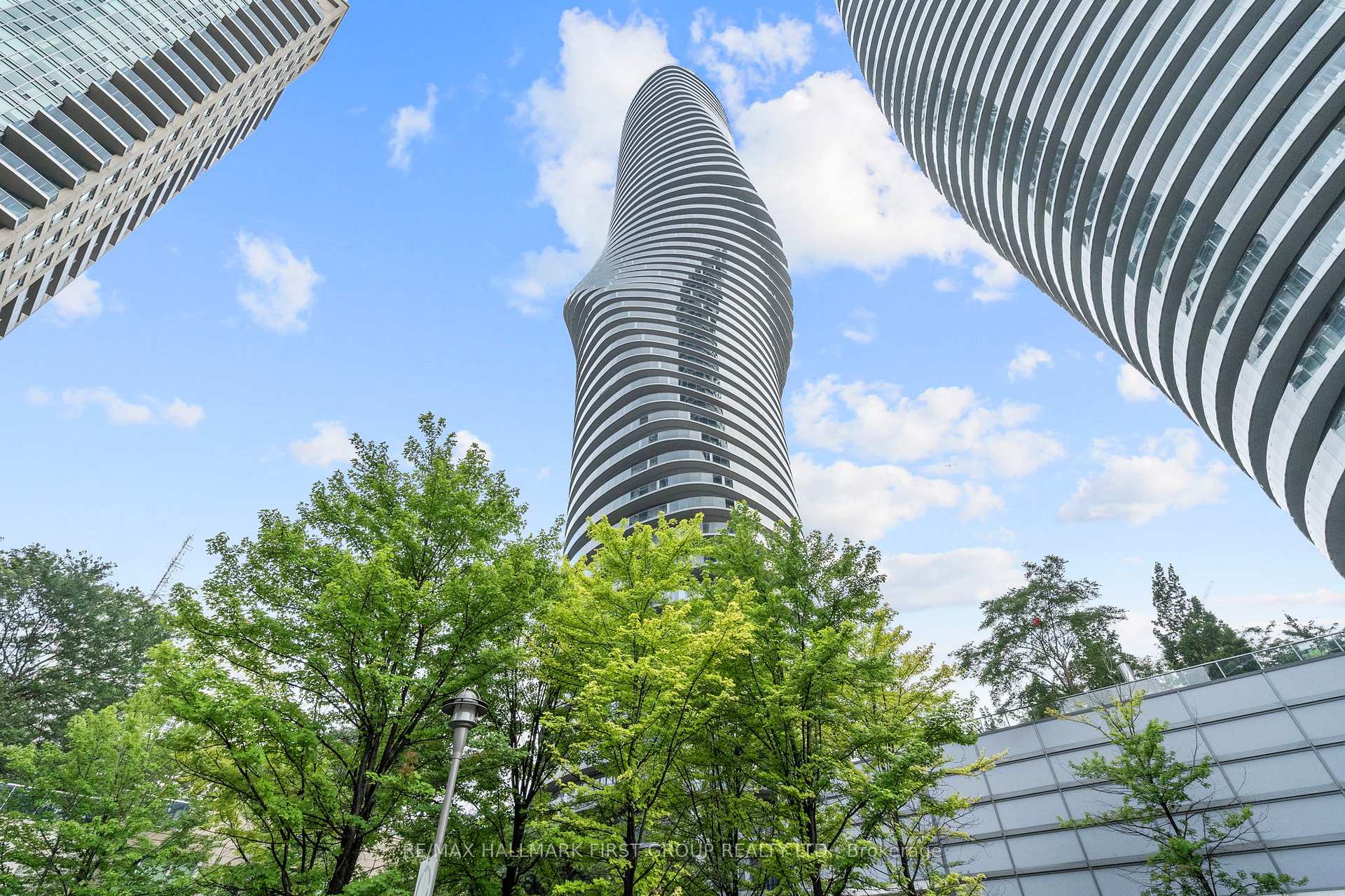 Photo 2 of Unit 3308, 60 Absolute Avenue, Mississauga, City Centre — HOMEH