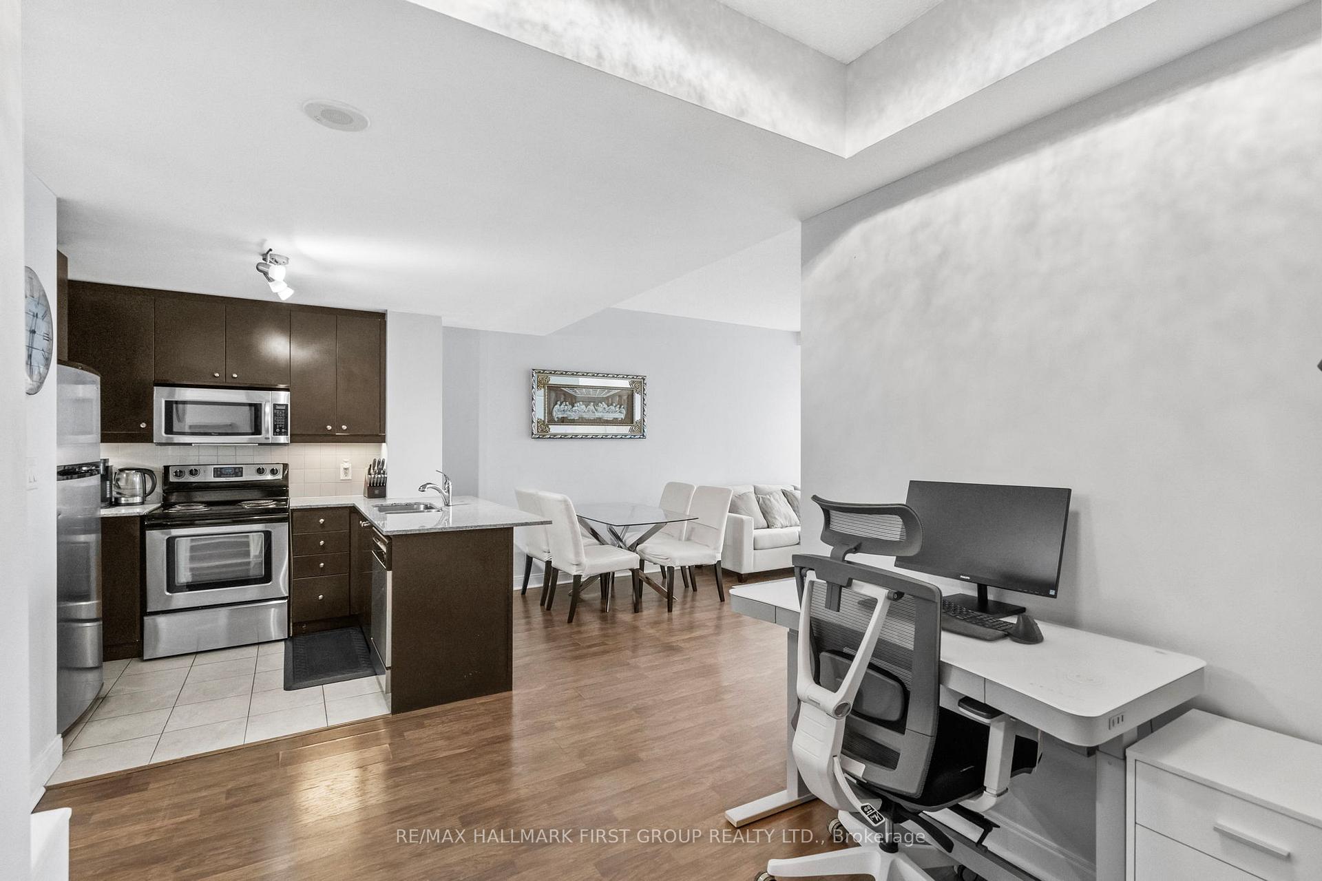 Photo 8 of Unit 3308, 60 Absolute Avenue, Mississauga, City Centre — HOMEH