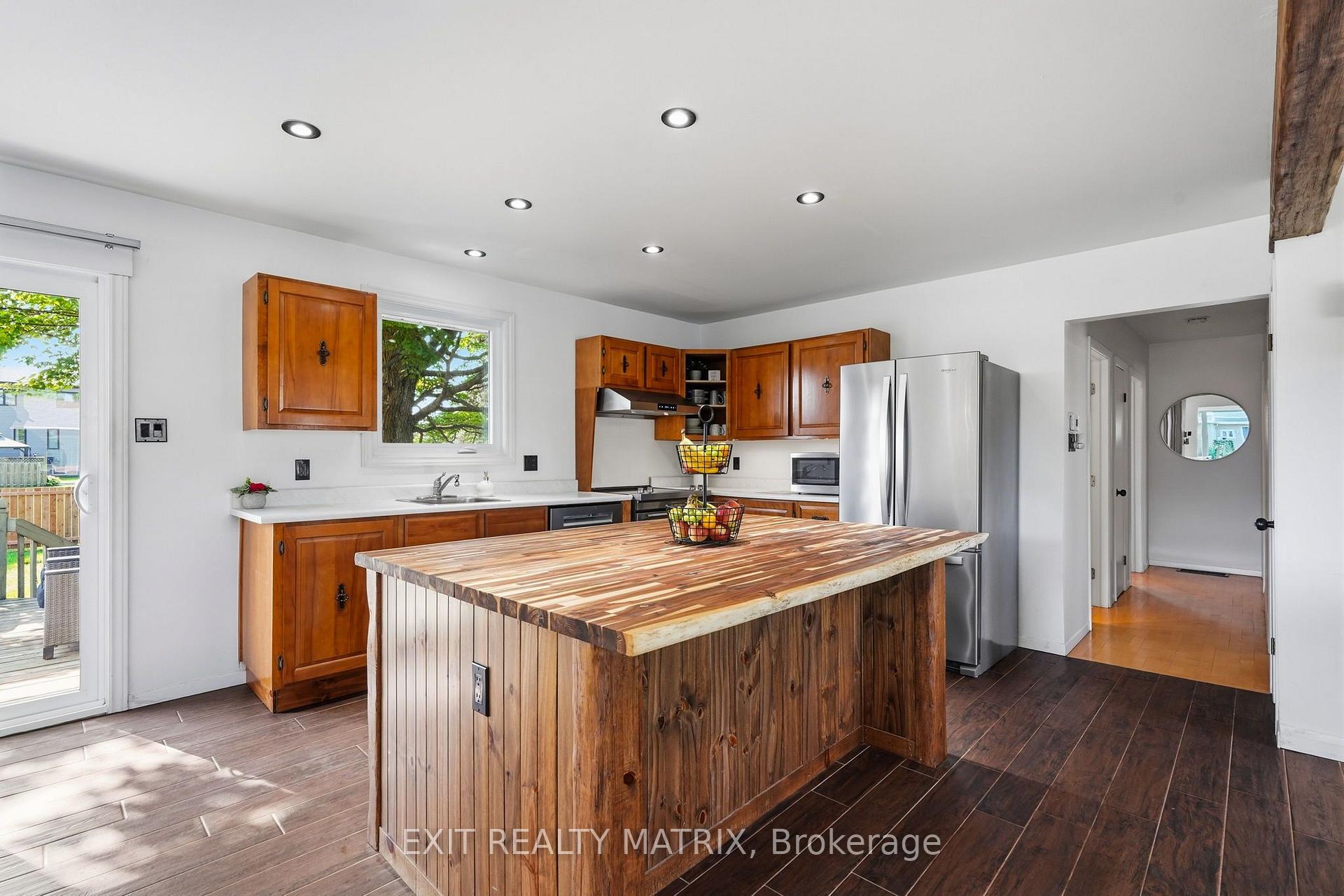 Photo 8 of 693 Cartier Street, Casselman, Casselman — HOMEH