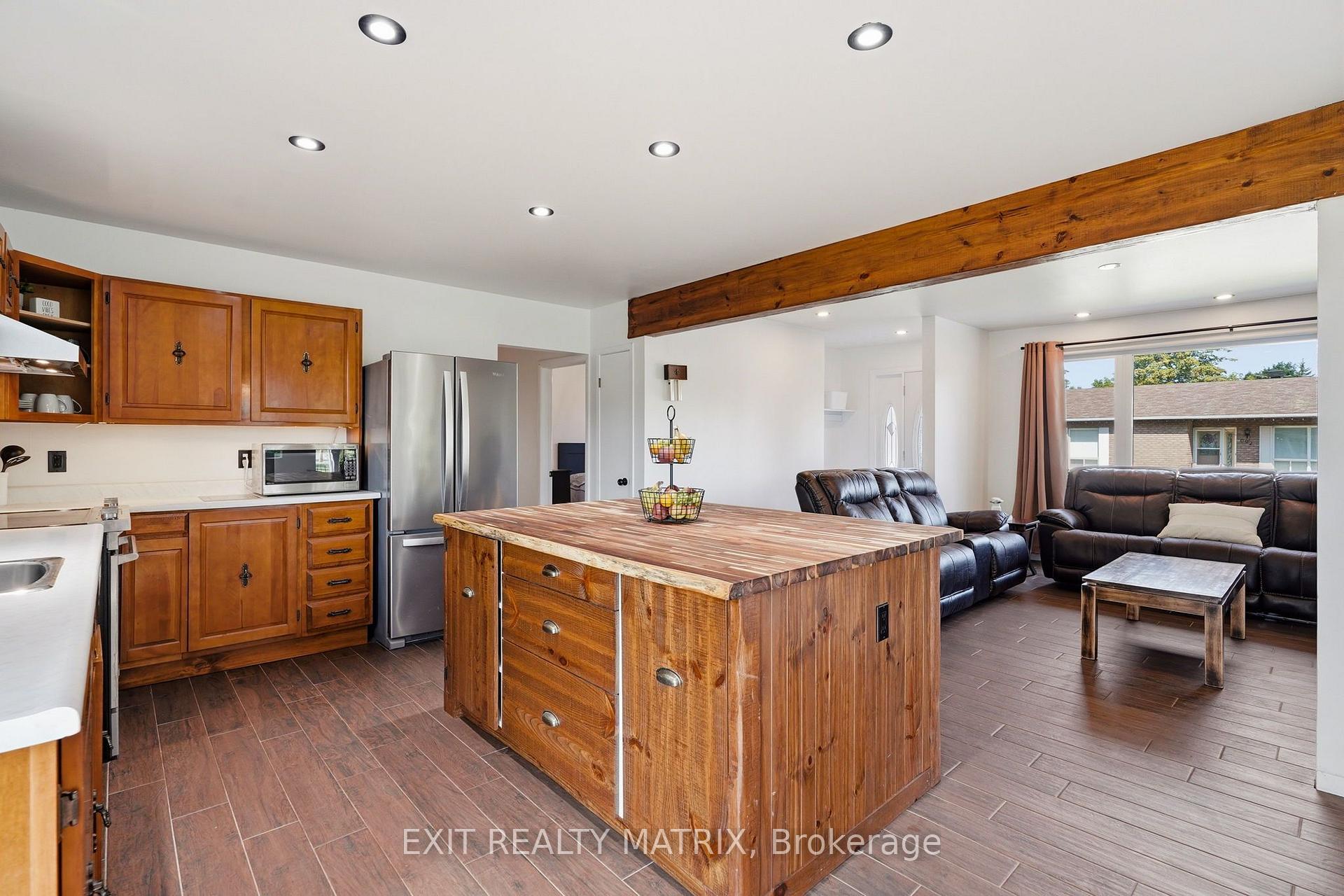 Photo 9 of 693 Cartier Street, Casselman, Casselman — HOMEH