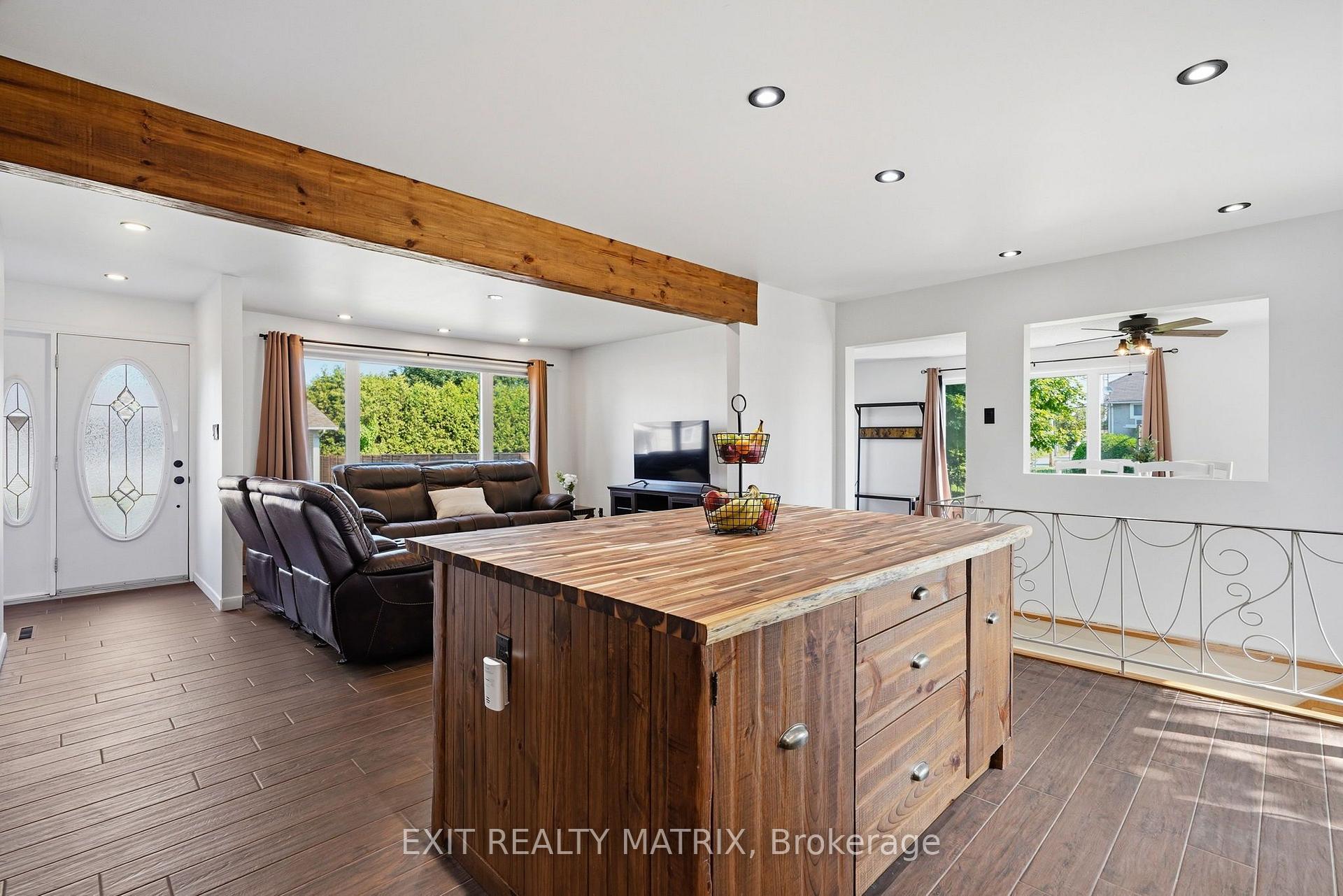 Photo 11 of 693 Cartier Street, Casselman, Casselman — HOMEH