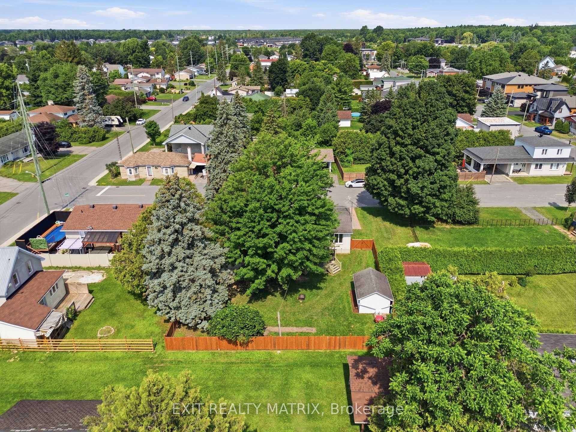 Photo 37 of 693 Cartier Street, Casselman, Casselman — HOMEH