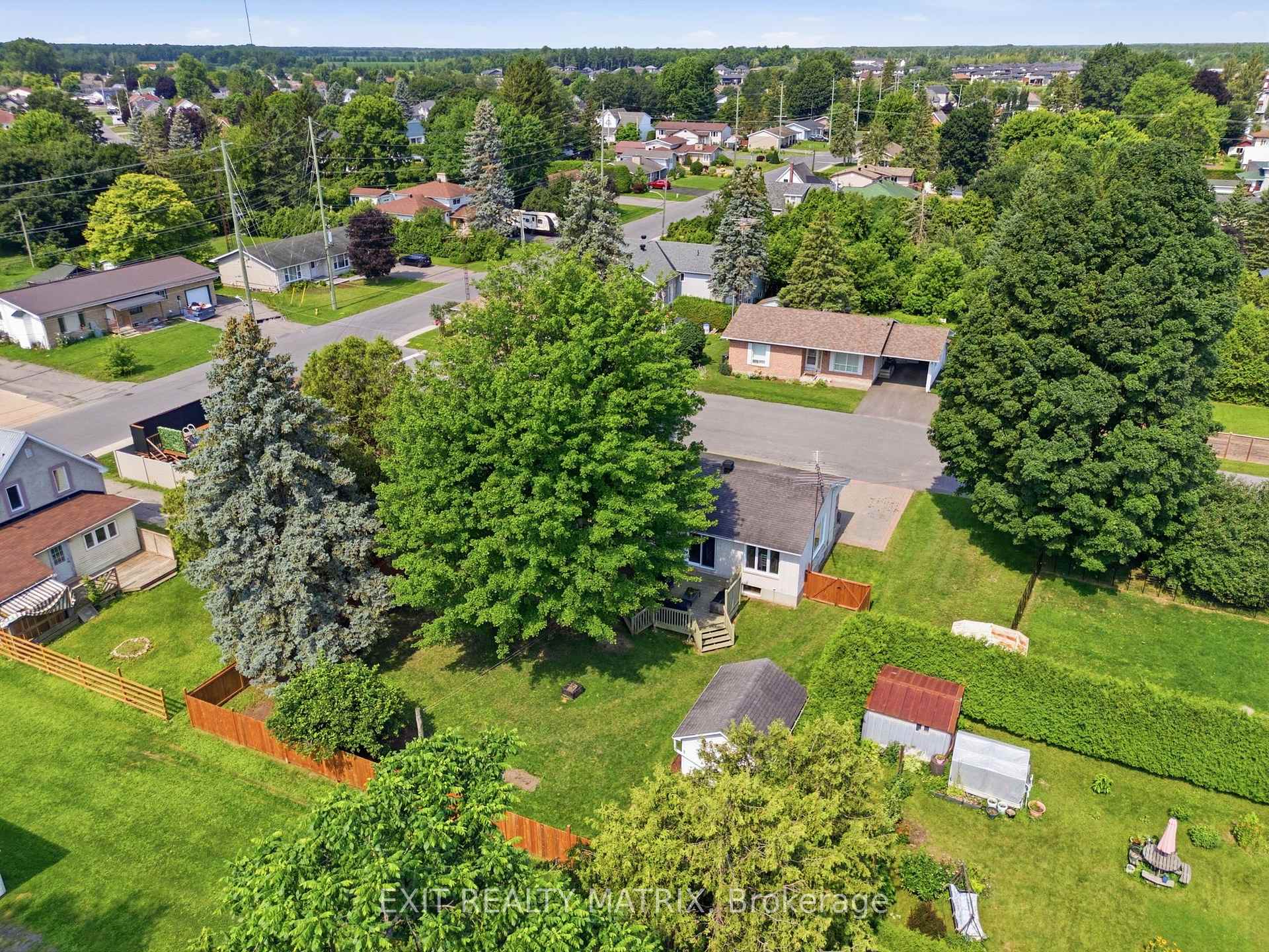 Photo 38 of 693 Cartier Street, Casselman, Casselman — HOMEH
