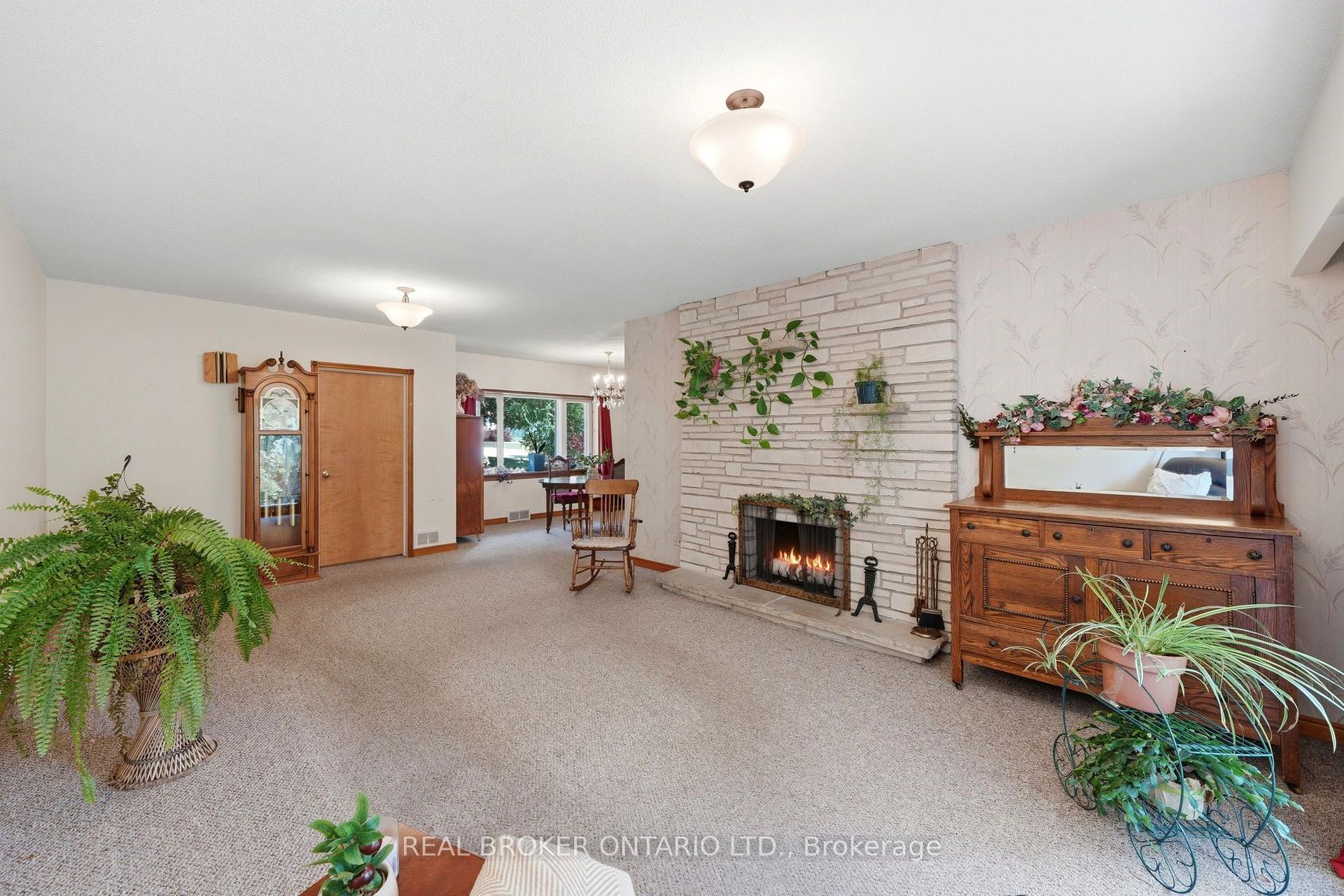 Photo 11 of 158 Diagonal Road, North Huron, Wingham — HOMEH